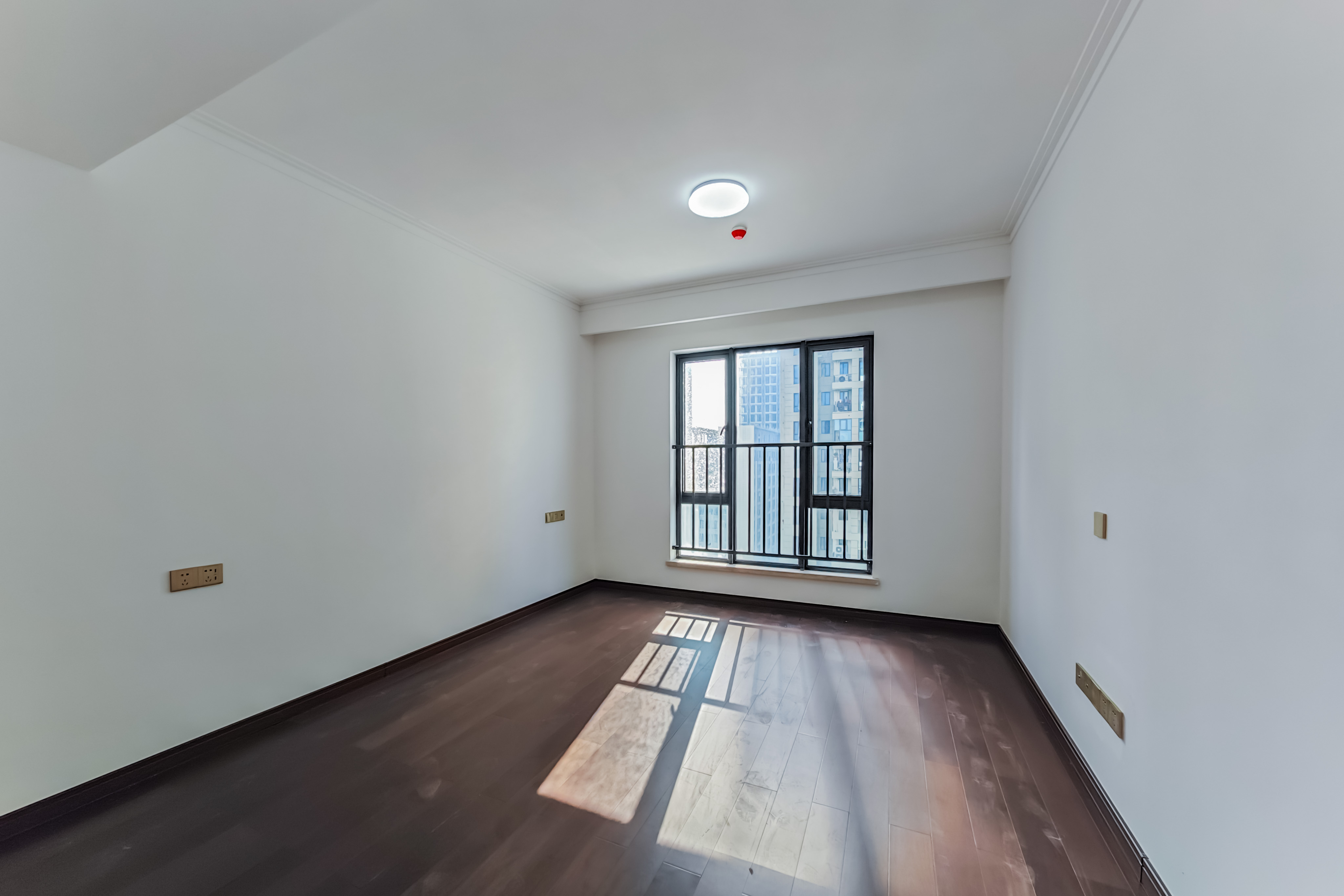 绿地长沙城际空间站(绿地新里佳苑) 4室2厅2卫 158.0万 绿地长沙城际空间站(绿地新里佳苑) 4室2厅2卫 158.0万卧室