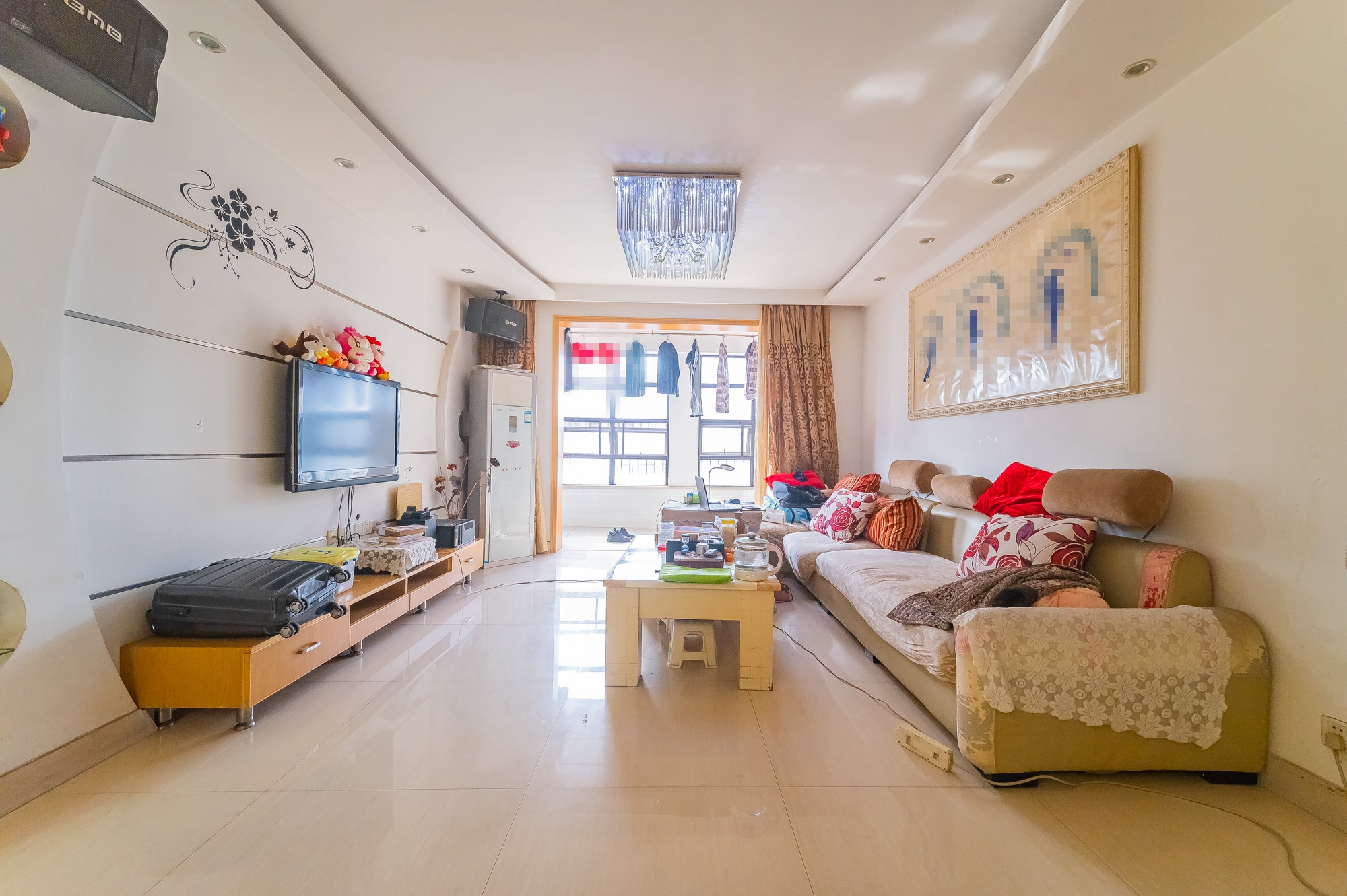 华润凤凰城一期 3室2厅2卫 76.8万 华润凤凰城一期 3室2厅2卫 76.8万客厅