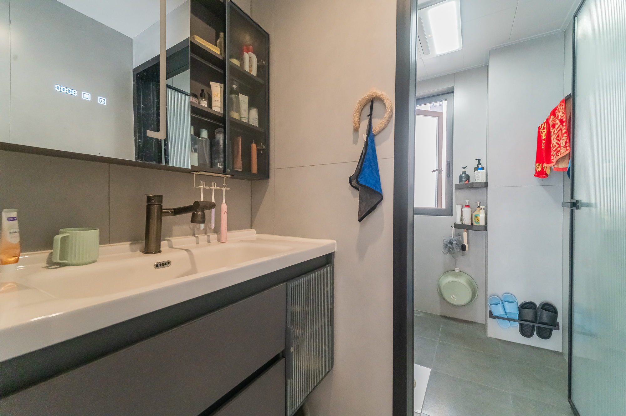 长房星昇公馆  4室2厅2卫    150.0万 长房星昇公馆  4室2厅2卫    150.0万卫生间