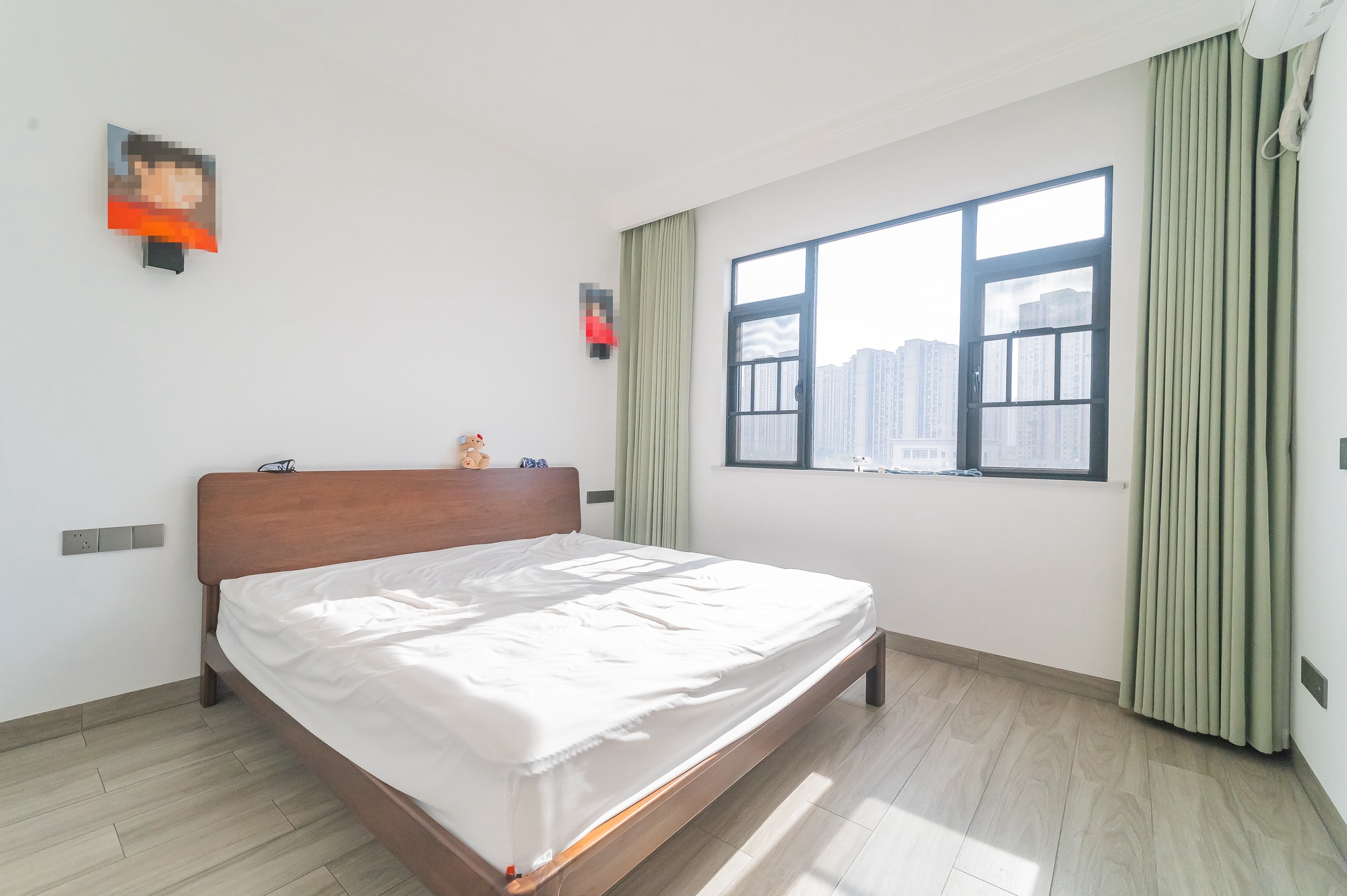 长房星昇公馆  4室2厅2卫    150.0万 长房星昇公馆  4室2厅2卫    150.0万卧室