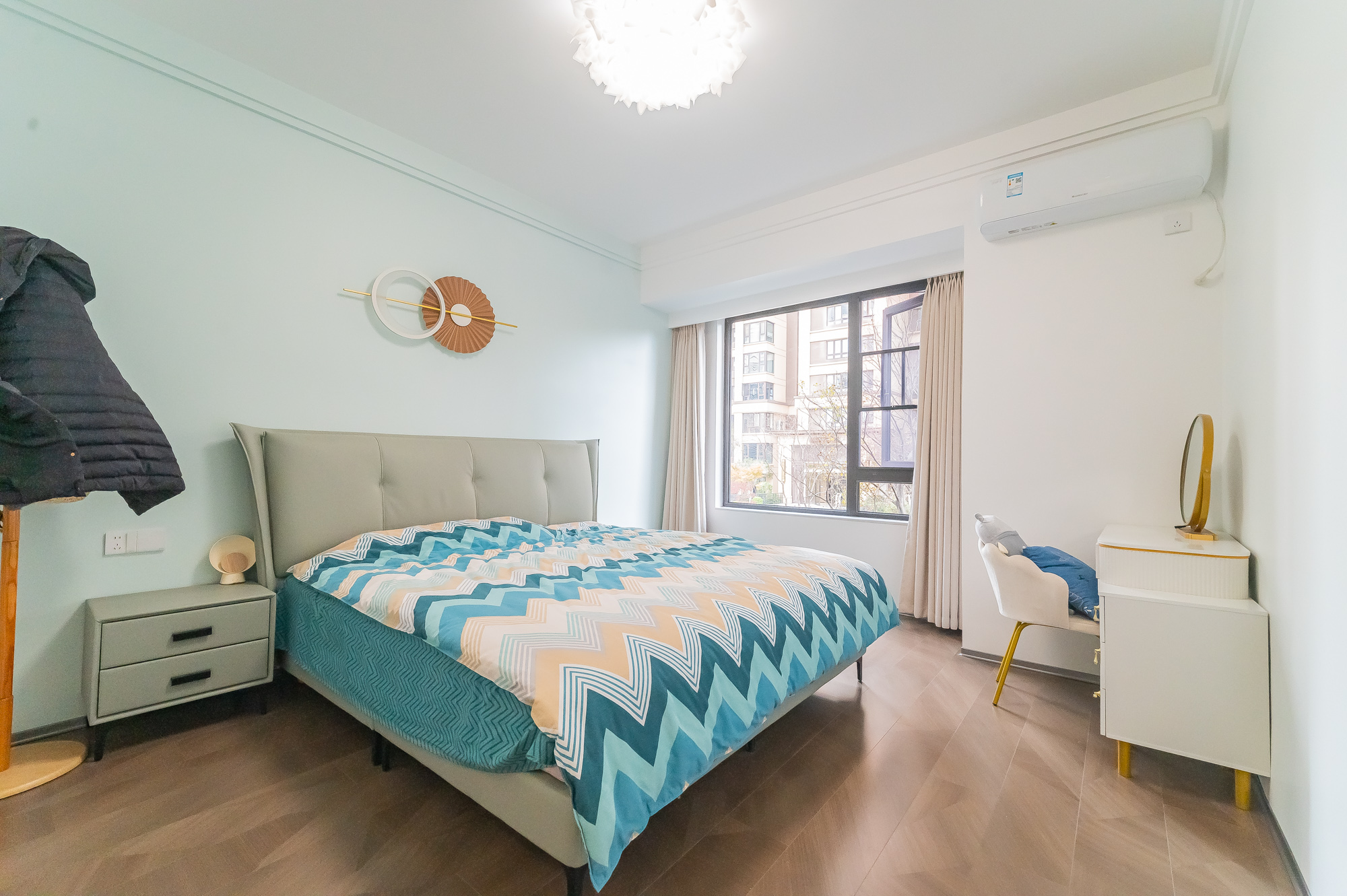 中交建发松雅院  3室2厅2卫    152.0万 中交建发松雅院  3室2厅2卫    152.0万卧室