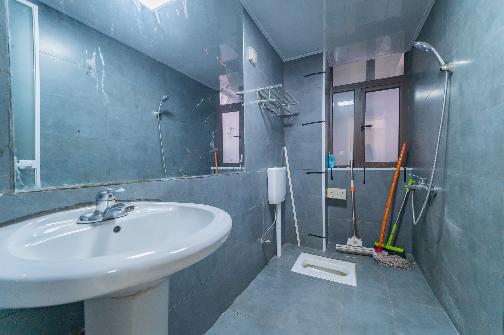 水岸世景  3室1厅1卫    60.8万 水岸世景  3室1厅1卫    60.8万卫生间