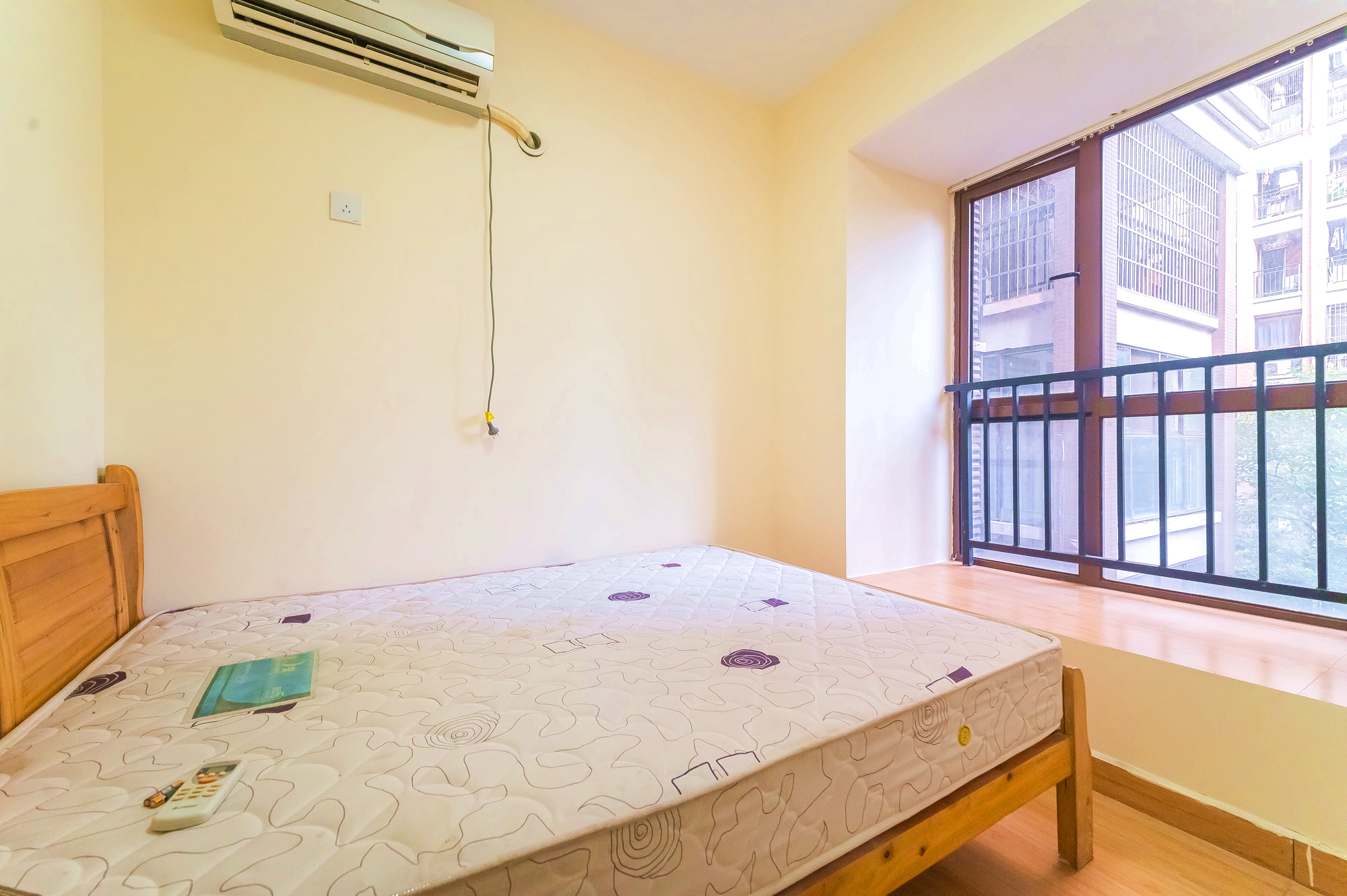 水岸世景  3室1厅1卫    60.8万 水岸世景  3室1厅1卫    60.8万卧室