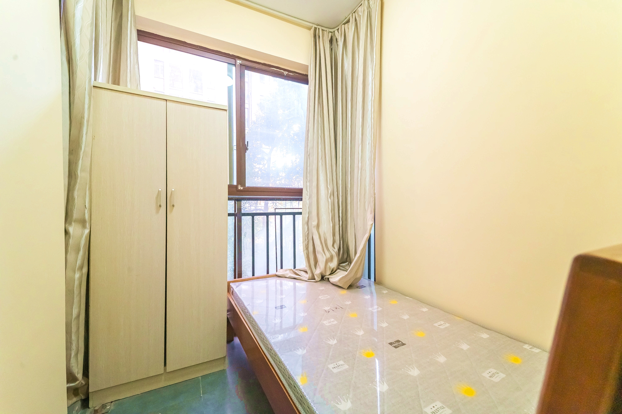 水岸世景  3室1厅1卫    60.8万 水岸世景  3室1厅1卫    60.8万卧室