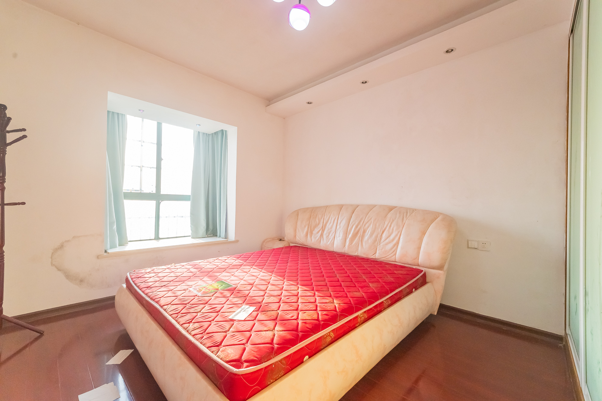 天和华城 3室2厅2卫 62.0万 天和华城 3室2厅2卫 62.0万卧室