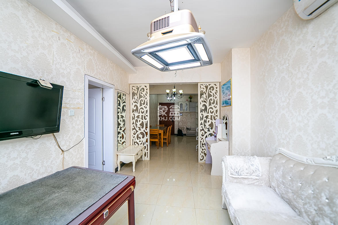 东怡外国(南湖一号) 2室1厅1卫 57.0万 东怡外国(南湖一号) 2室1厅1卫 57.0万客厅