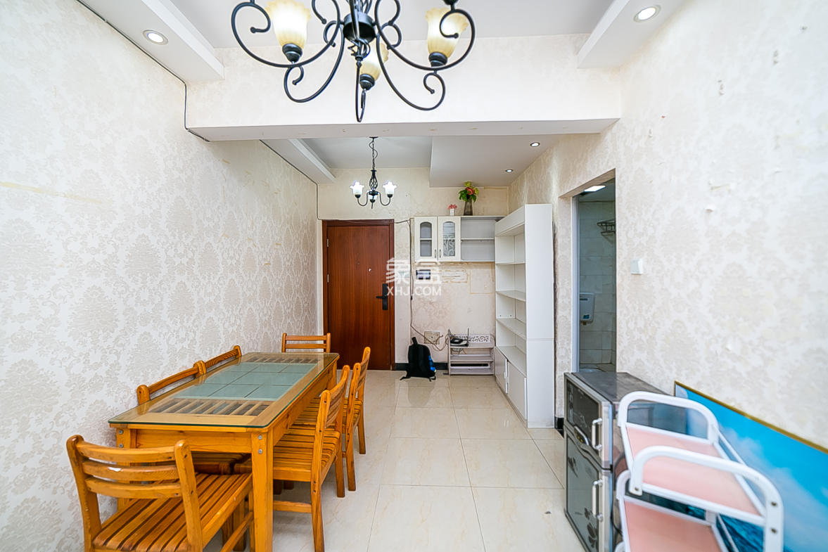 东怡外国(南湖一号) 2室1厅1卫 57.0万 东怡外国(南湖一号) 2室1厅1卫 57.0万客厅