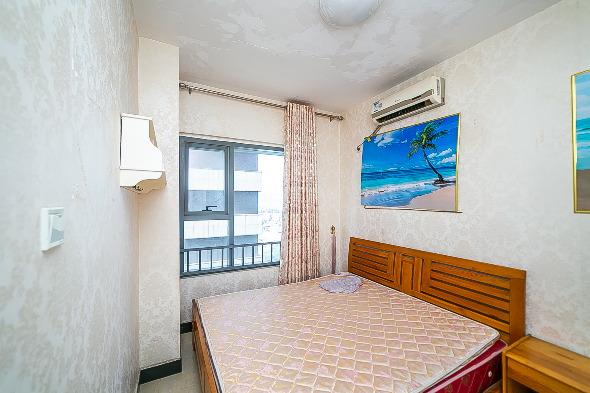 东怡外国(南湖一号) 2室1厅1卫 57.0万 东怡外国(南湖一号) 2室1厅1卫 57.0万卧室