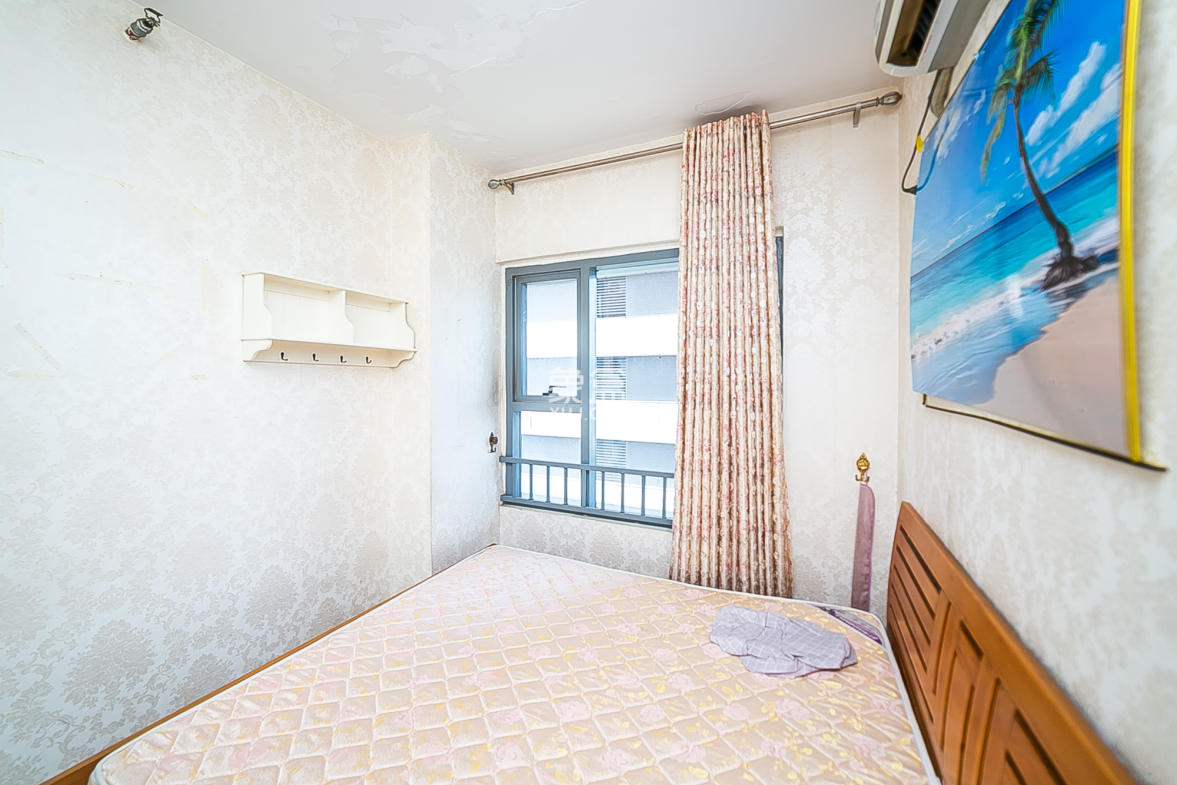 东怡外国(南湖一号) 2室1厅1卫 57.0万 东怡外国(南湖一号) 2室1厅1卫 57.0万卧室