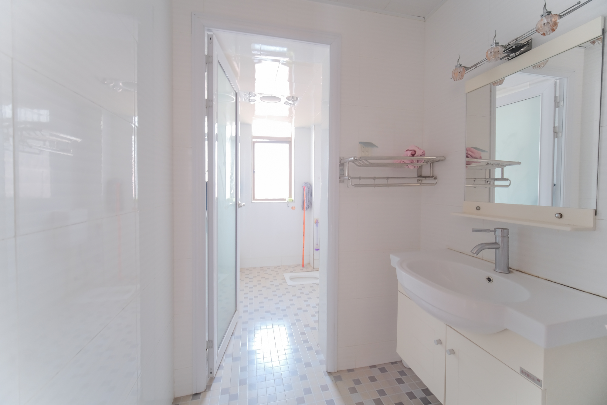 华业新城之都(星城之家) 3室2厅2卫 49.8万 华业新城之都(星城之家) 3室2厅2卫 49.8万卫生间