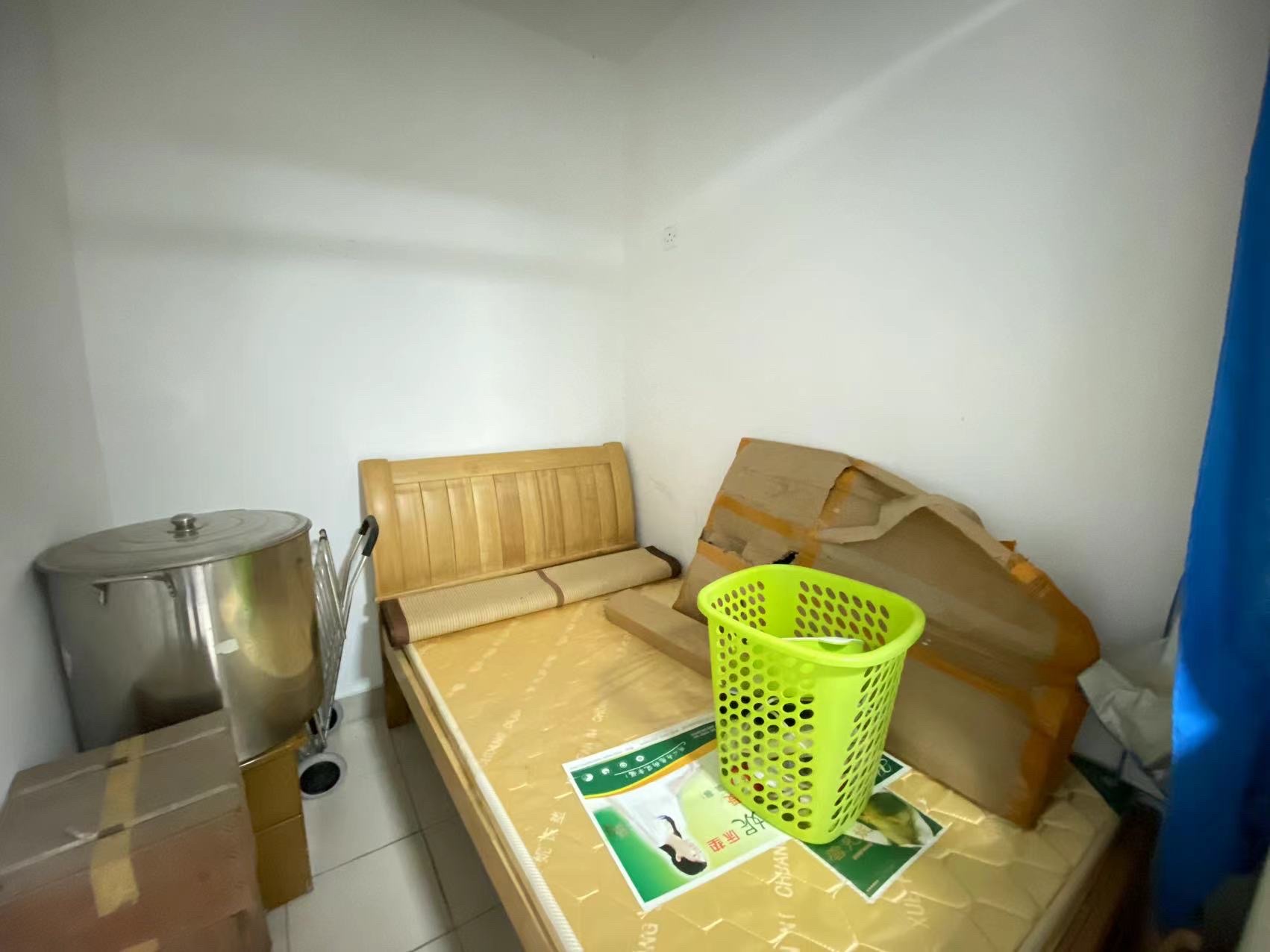 世贸中心  3室2厅2卫    2500.0元/月 世贸中心  3室2厅2卫    2500.0元/月室内图