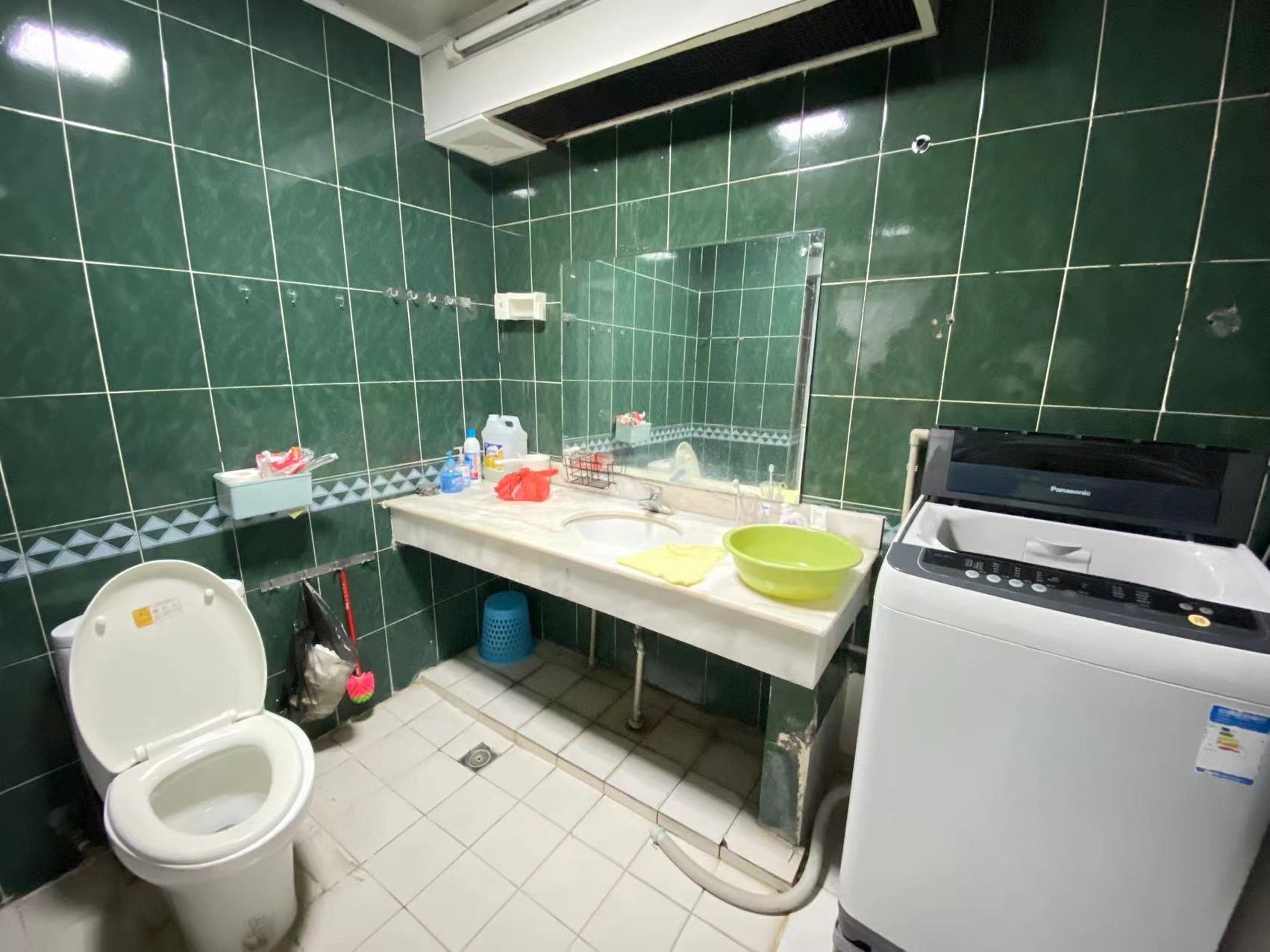 世贸中心  3室2厅2卫    2500.0元/月 世贸中心  3室2厅2卫    2500.0元/月室内图