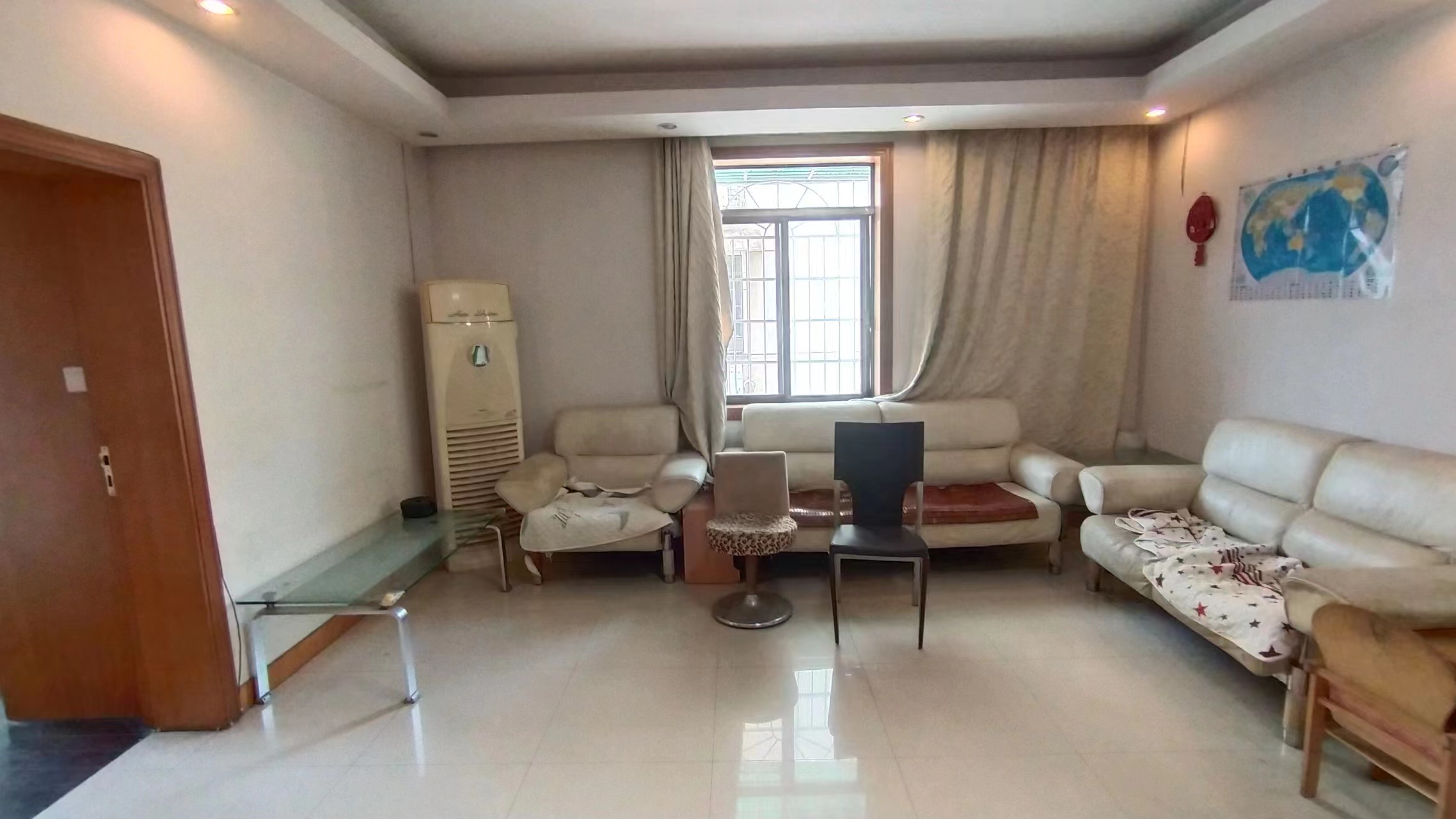 鑫邮小区  2室2厅1卫    1700.0元/月 鑫邮小区  2室2厅1卫    1700.0元/月室内图