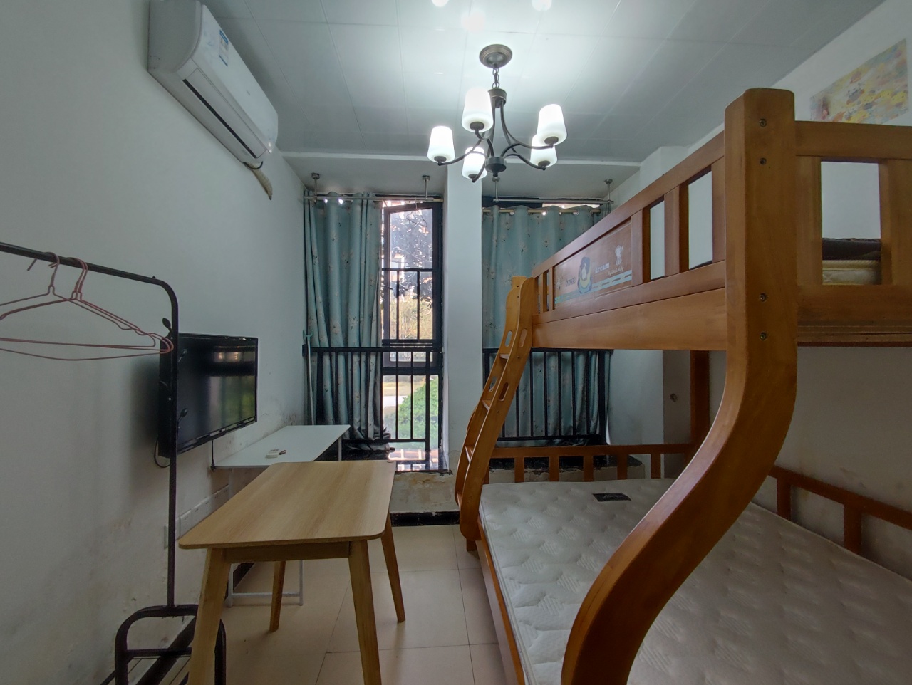 中建芙蓉工社 1室1厅1卫 1200.0元/月 中建芙蓉工社 1室1厅1卫 1200.0元/月室内图