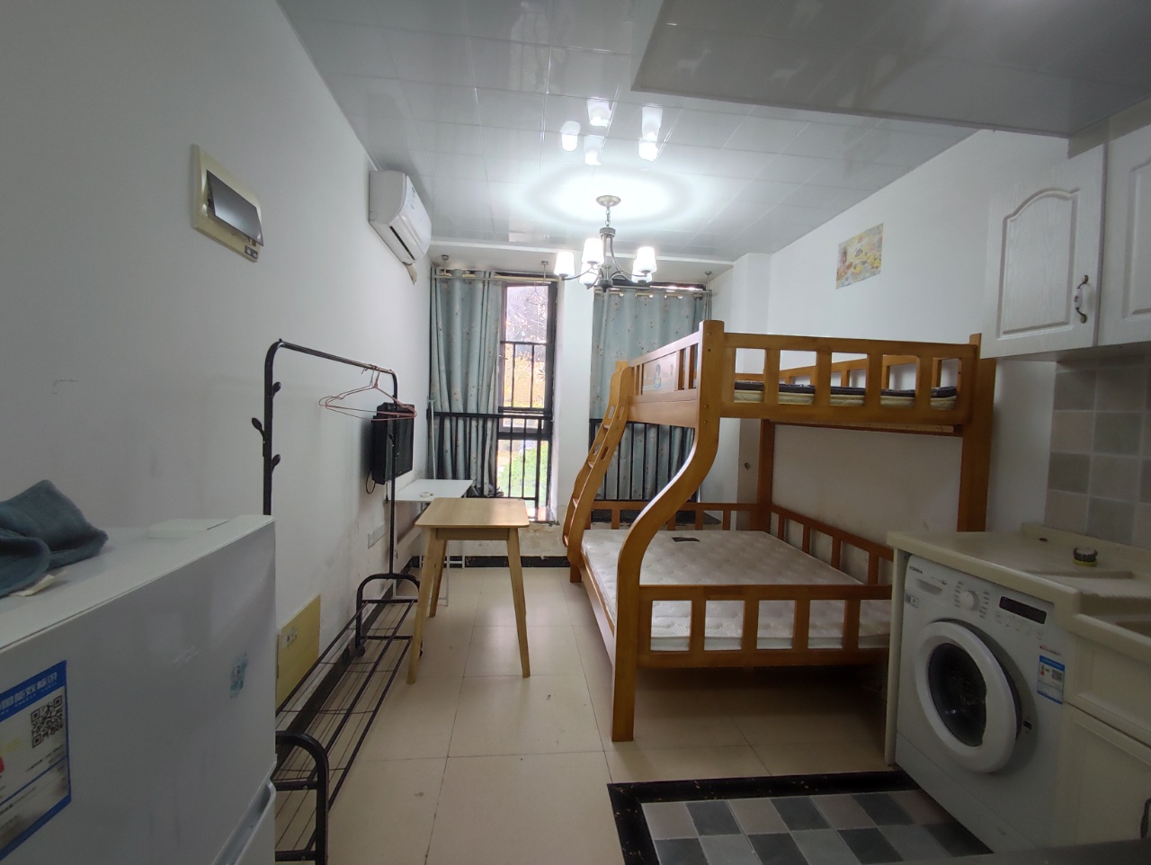 中建芙蓉工社 1室1厅1卫 1200.0元/月 中建芙蓉工社 1室1厅1卫 1200.0元/月室内图