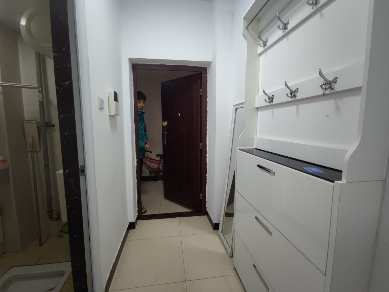 中建芙蓉工社 1室1厅1卫 1200.0元/月 中建芙蓉工社 1室1厅1卫 1200.0元/月室内图