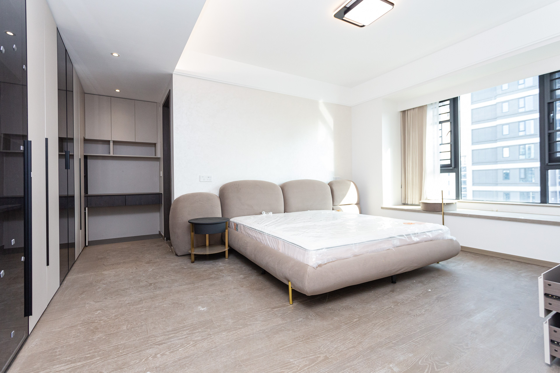 越秀湘江星汇城三期  4室2厅3卫    300.0万 越秀湘江星汇城三期  4室2厅3卫    300.0万卧室