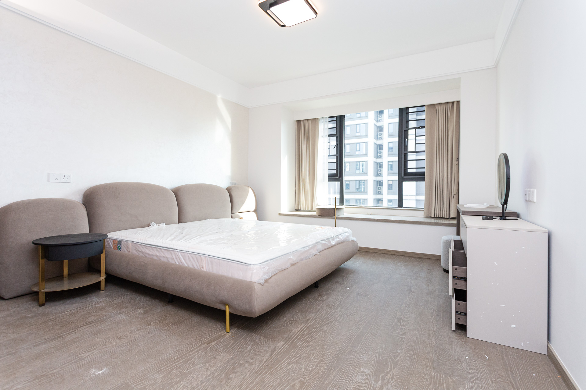 越秀湘江星汇城三期  4室2厅3卫    300.0万 越秀湘江星汇城三期  4室2厅3卫    300.0万卧室