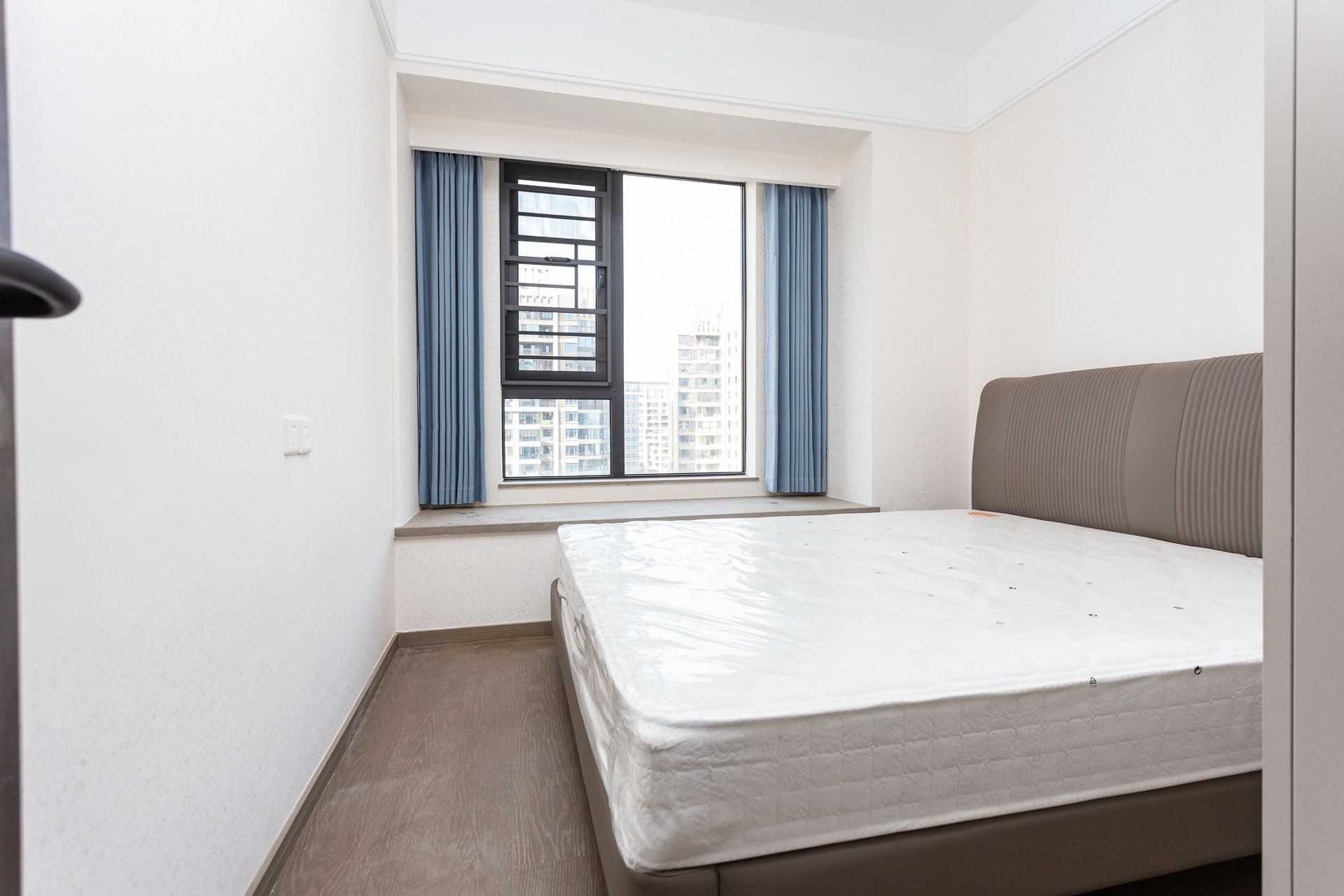 越秀湘江星汇城三期  4室2厅3卫    300.0万 越秀湘江星汇城三期  4室2厅3卫    300.0万卧室