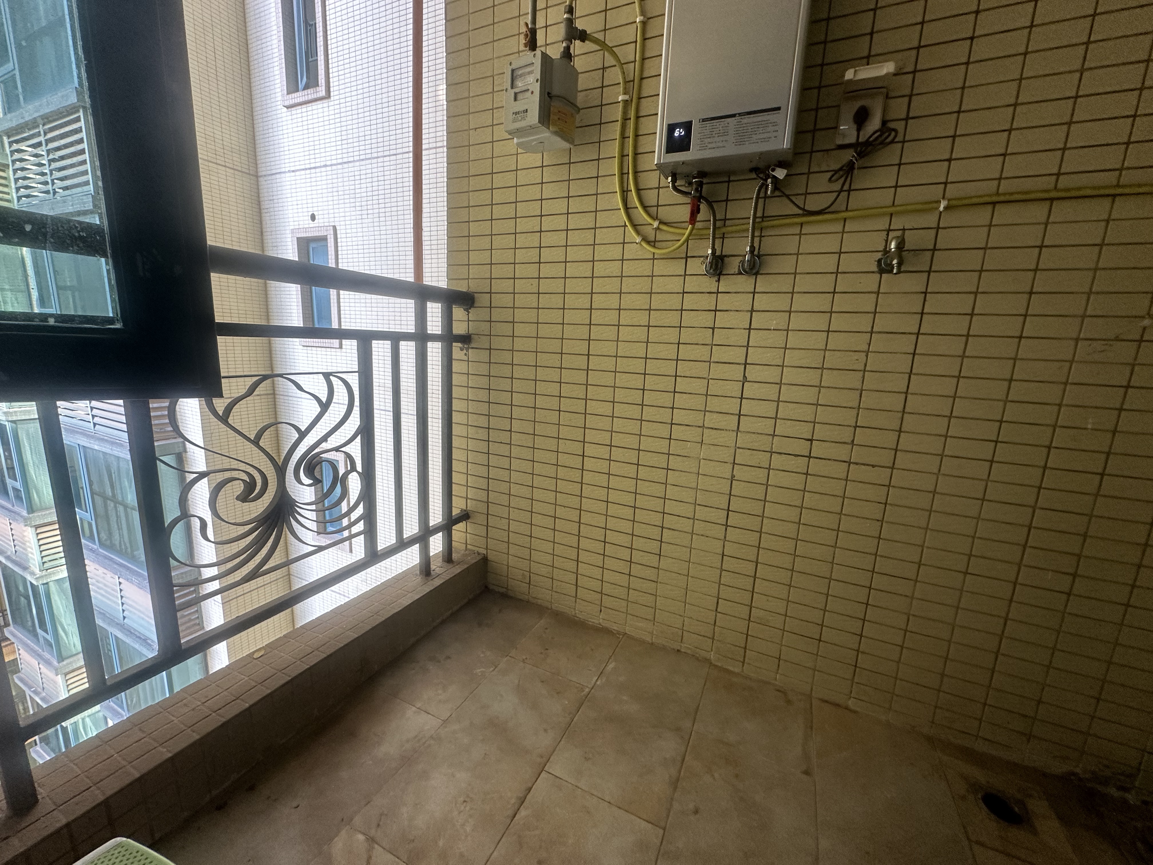 恒大名都  3室2厅1卫   1700.00元/月室内图
