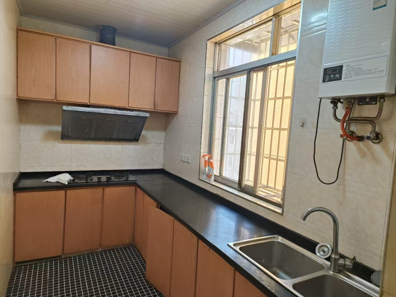 文昌阁社区(学府公寓) 4室2厅2卫 1400.0元/月 文昌阁社区(学府公寓) 4室2厅2卫 1400.0元/月室内图