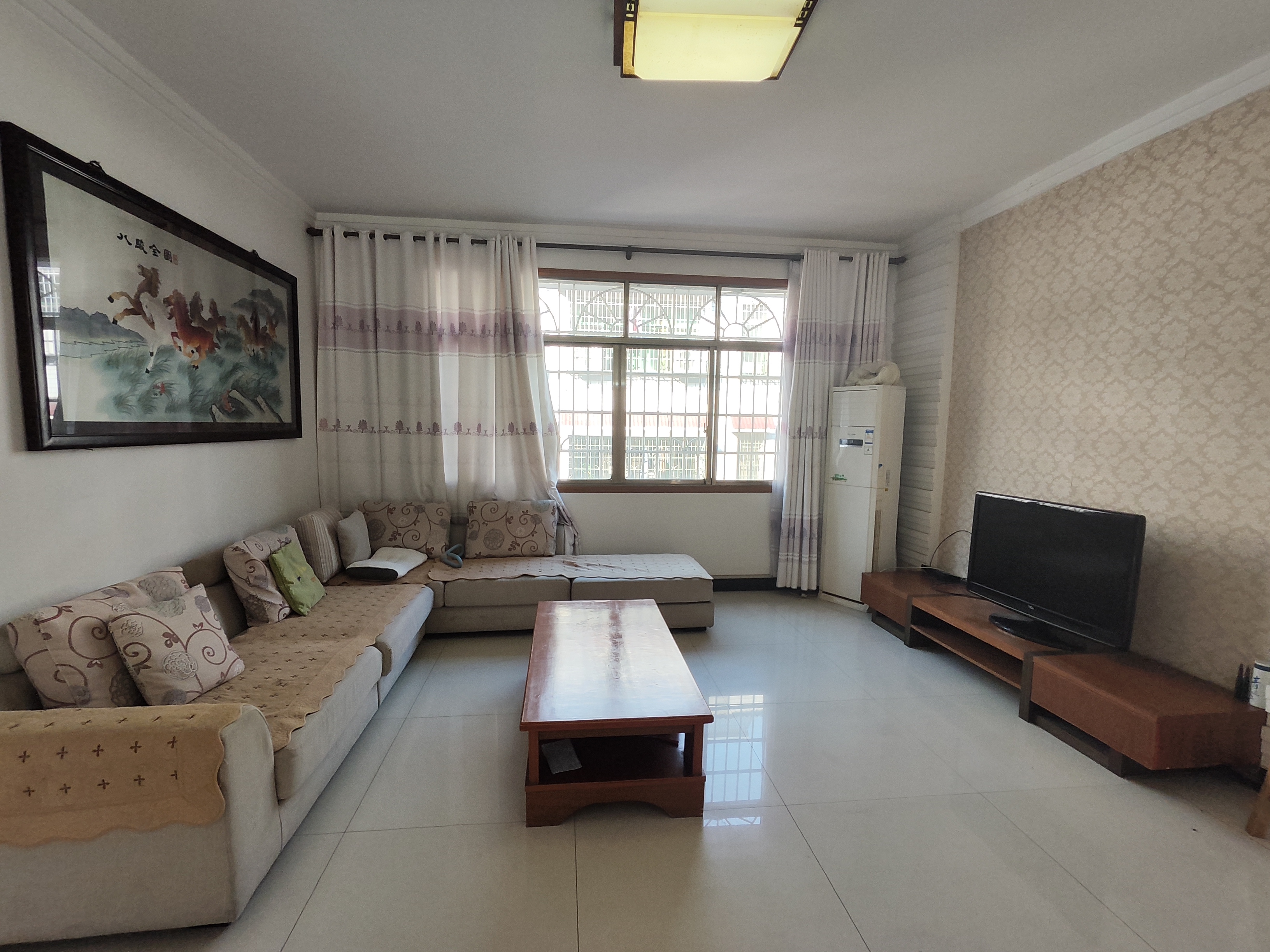 兴旺小区  3室2厅1卫    1200.0元/月 兴旺小区  3室2厅1卫    1200.0元/月室内图