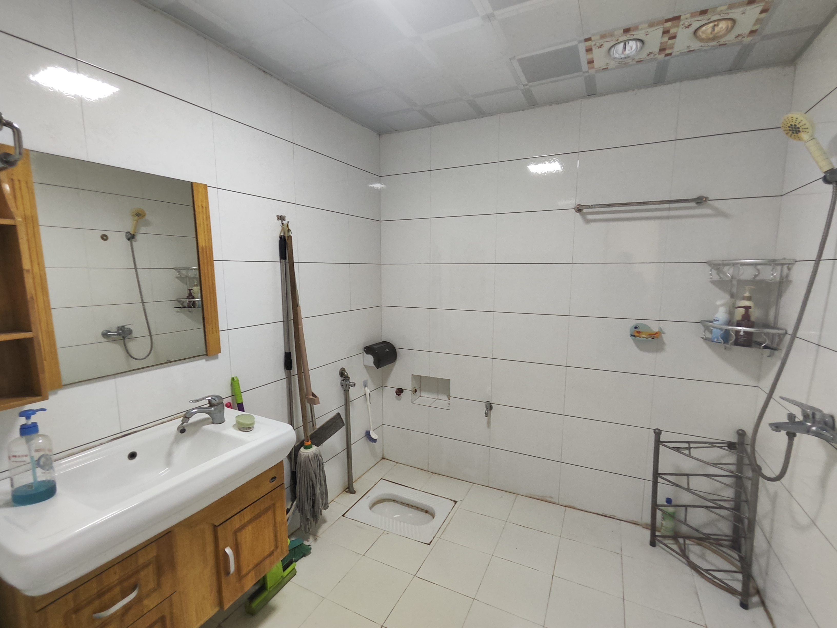 兴旺小区  3室2厅1卫    1200.0元/月 兴旺小区  3室2厅1卫    1200.0元/月室内图