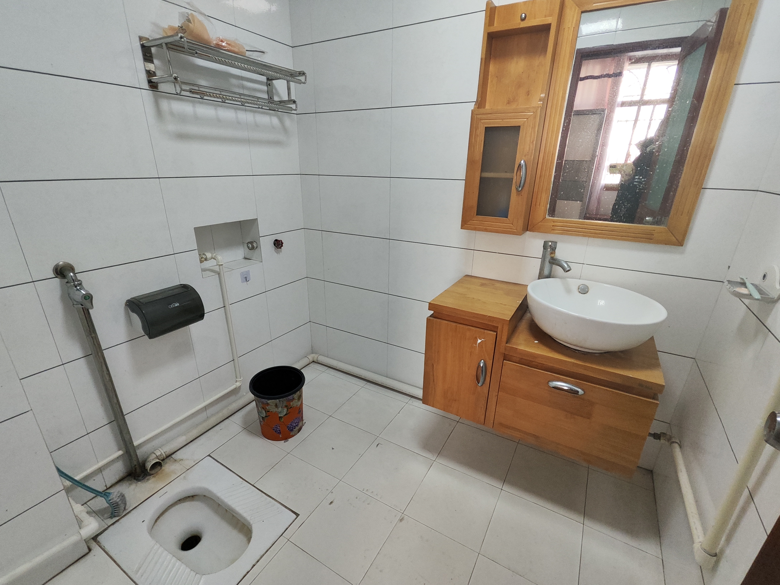 兴旺小区  3室2厅1卫    1200.0元/月 兴旺小区  3室2厅1卫    1200.0元/月室内图