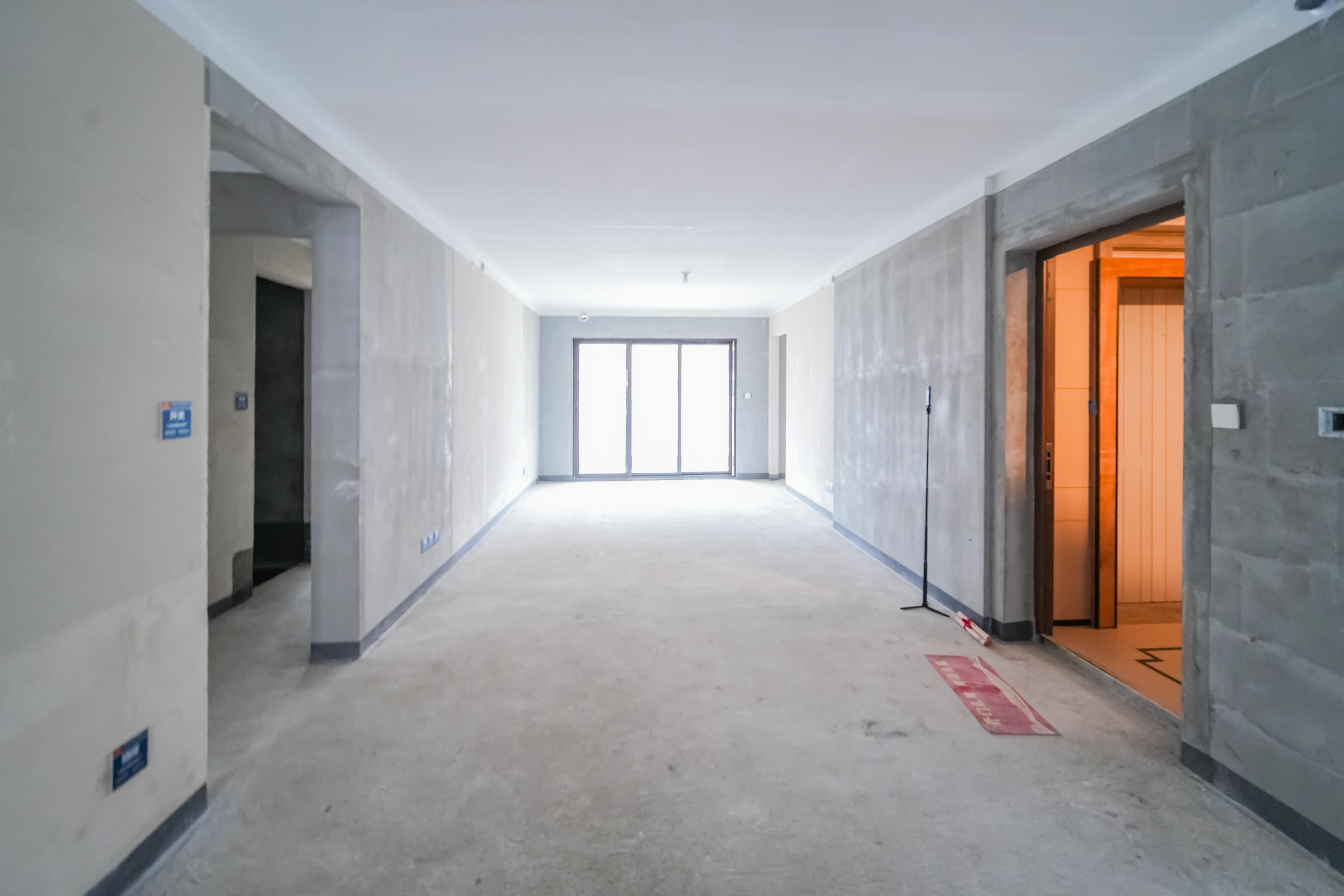 建发玖洲和玺  1室0厅0卫   185.00万其他