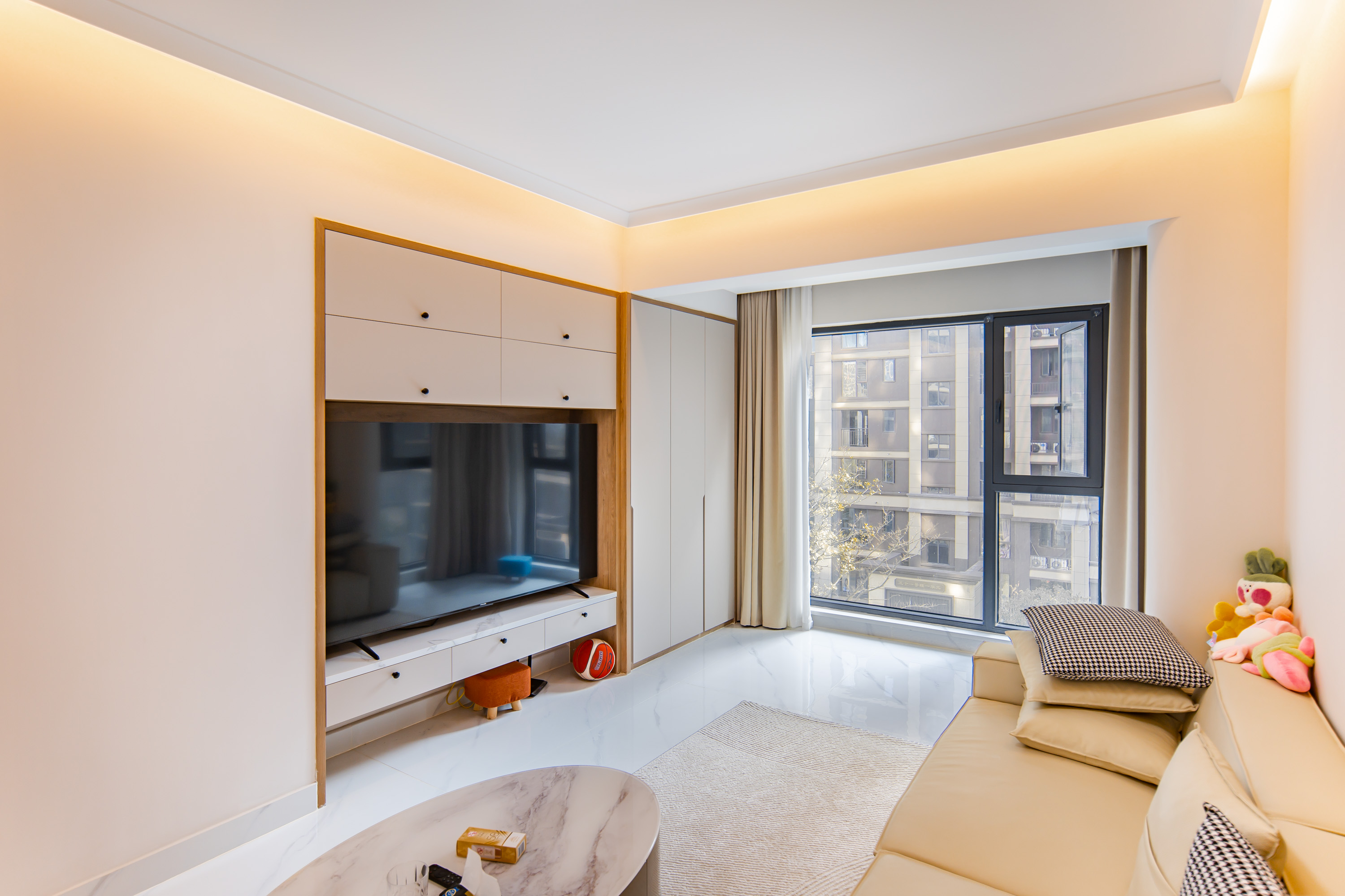 建发电建江山悦  3室2厅2卫    142.0万客厅