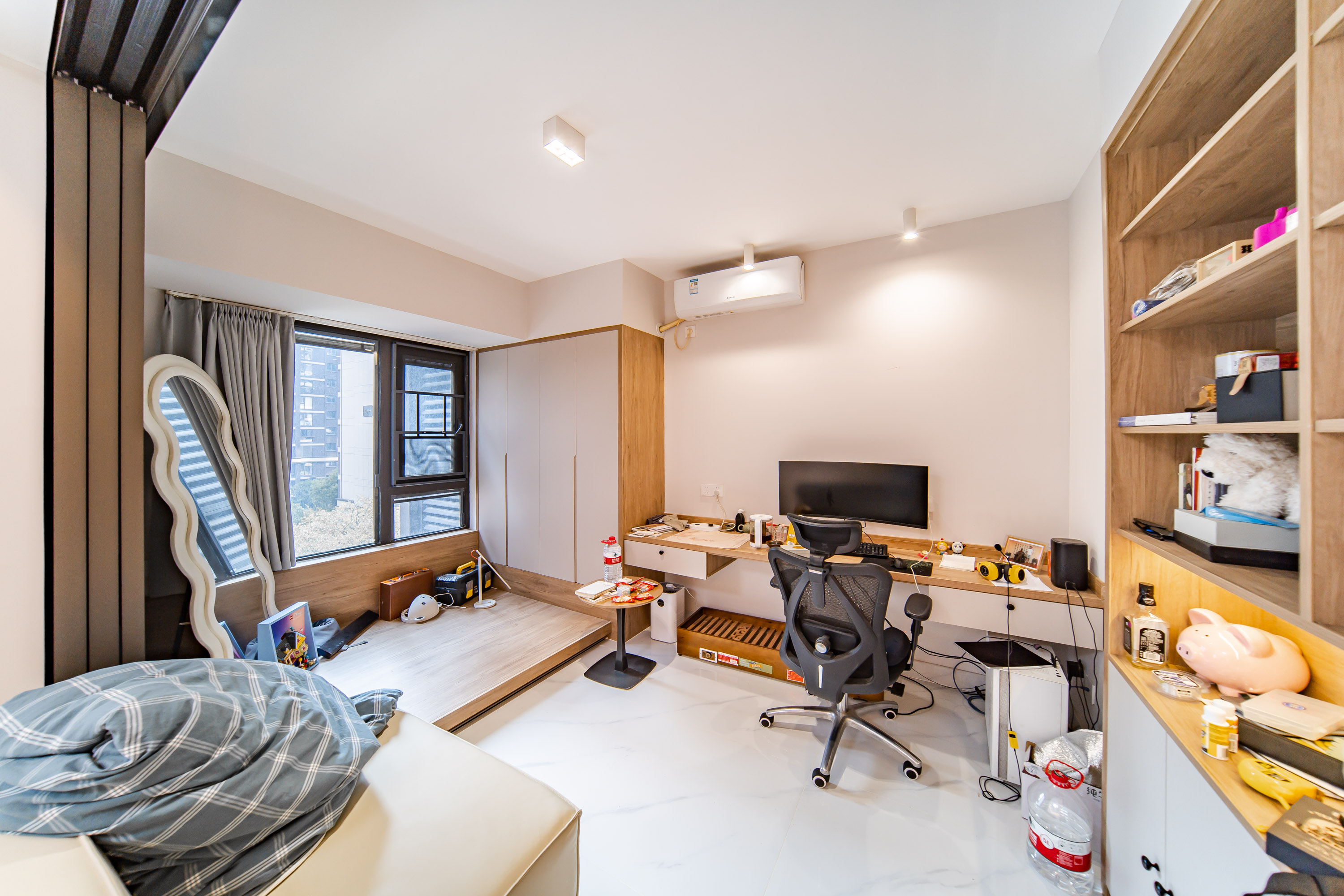 建发电建江山悦  3室2厅2卫    142.0万卧室