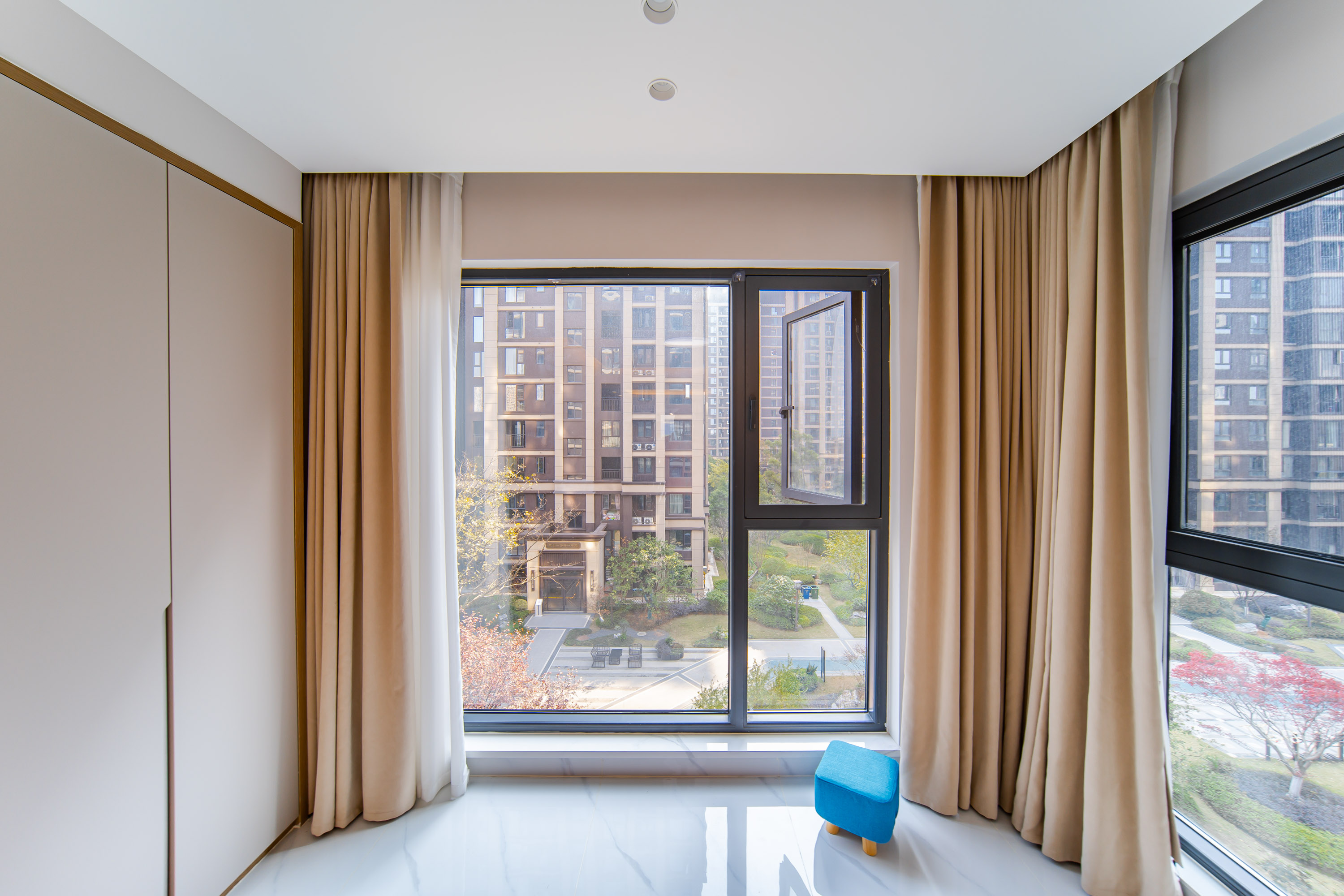 建发电建江山悦  3室2厅2卫    142.0万阳台