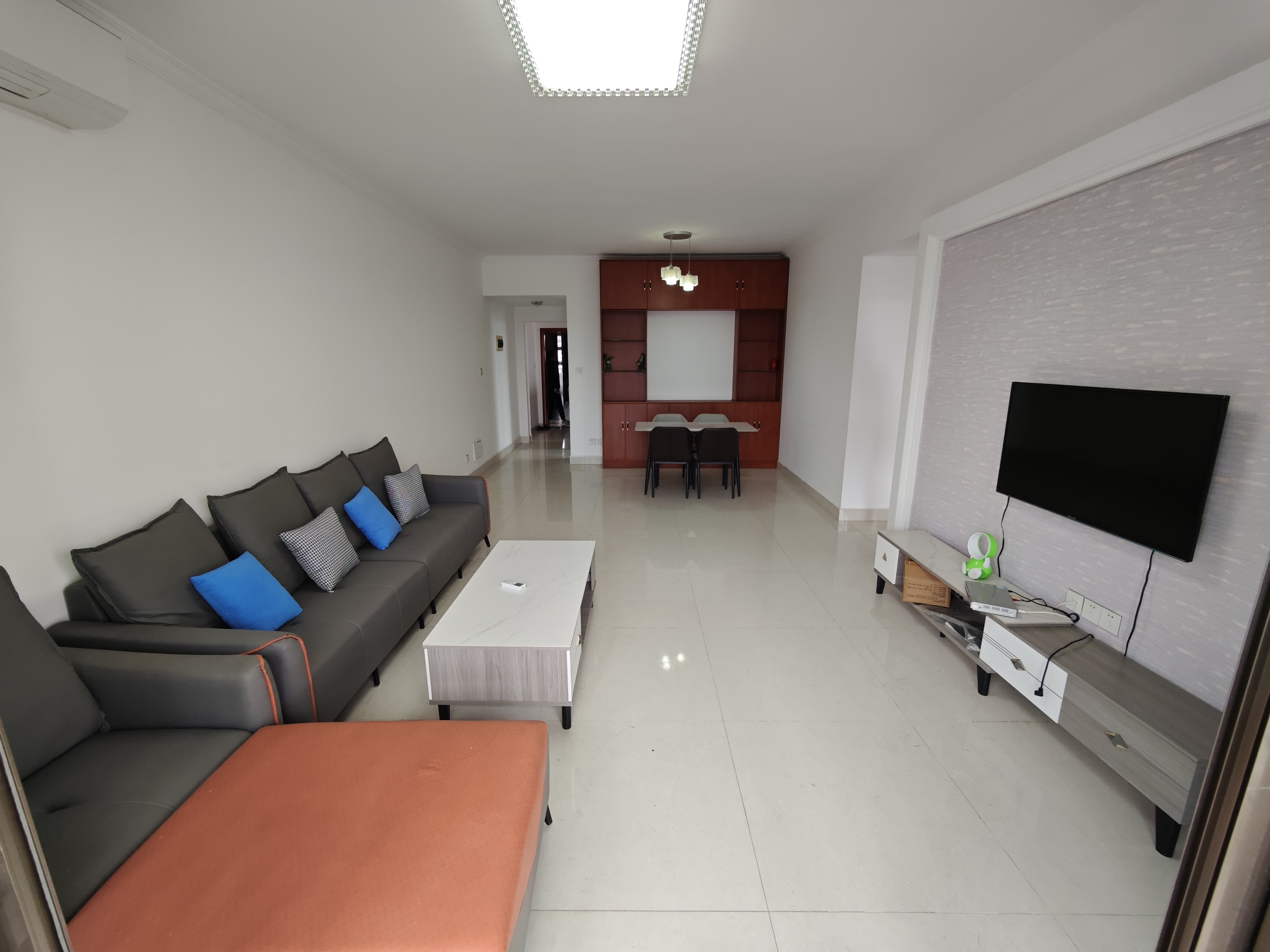 滨江绿都 3室2厅2卫 2700.0元/月 滨江绿都 3室2厅2卫 2700.0元/月室内图