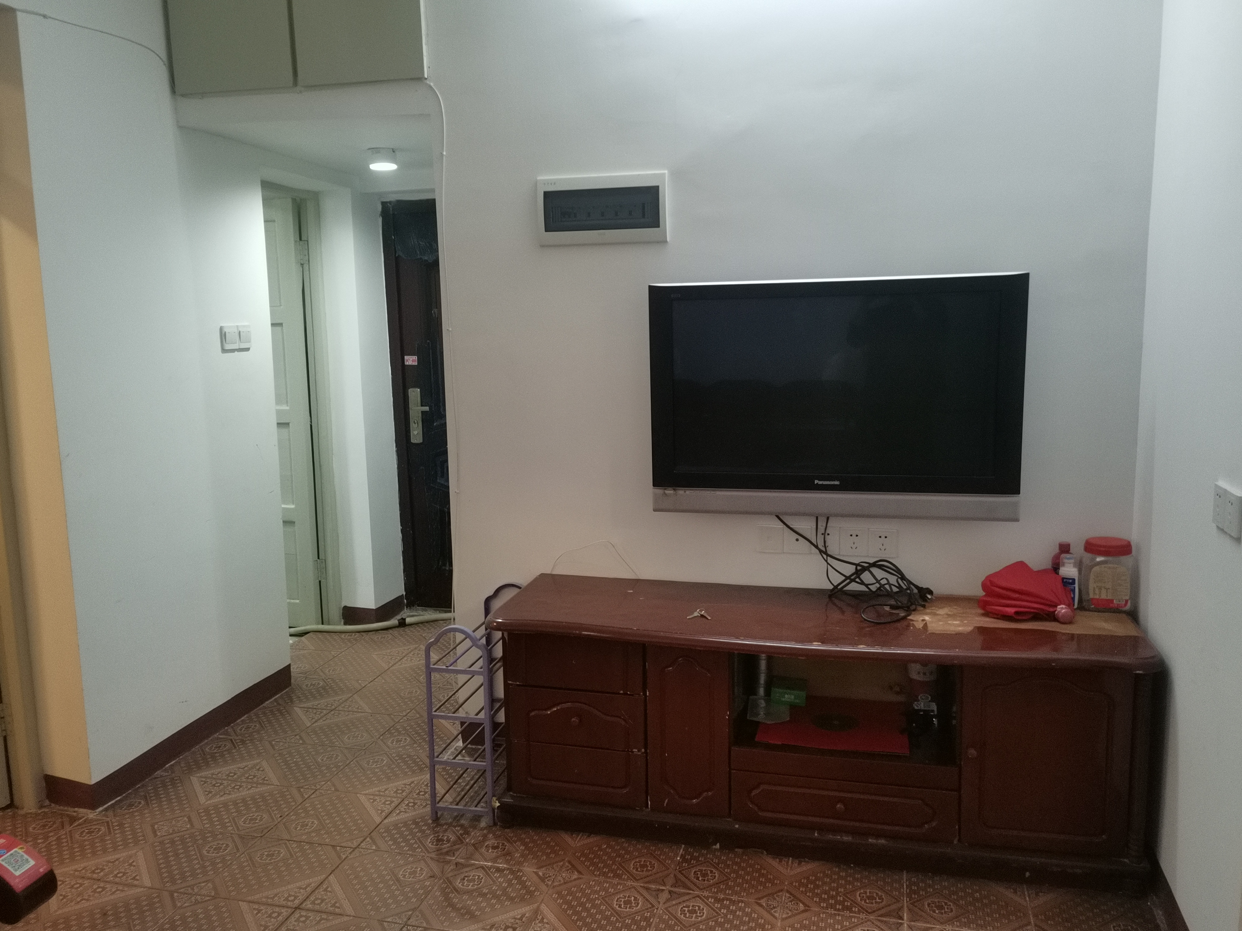 湘雅医院职工宿舍南院 2室1厅1卫 2200.0元/月 湘雅医院职工宿舍南院 2室1厅1卫 2200.0元/月室内图