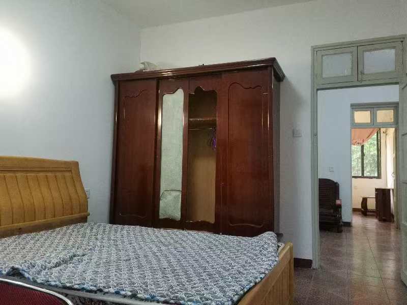 湘雅医院职工宿舍南院 2室1厅1卫 2200.0元/月 湘雅医院职工宿舍南院 2室1厅1卫 2200.0元/月室内图