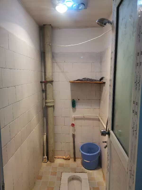 湘雅医院职工宿舍南院 2室1厅1卫 2200.0元/月 湘雅医院职工宿舍南院 2室1厅1卫 2200.0元/月室内图