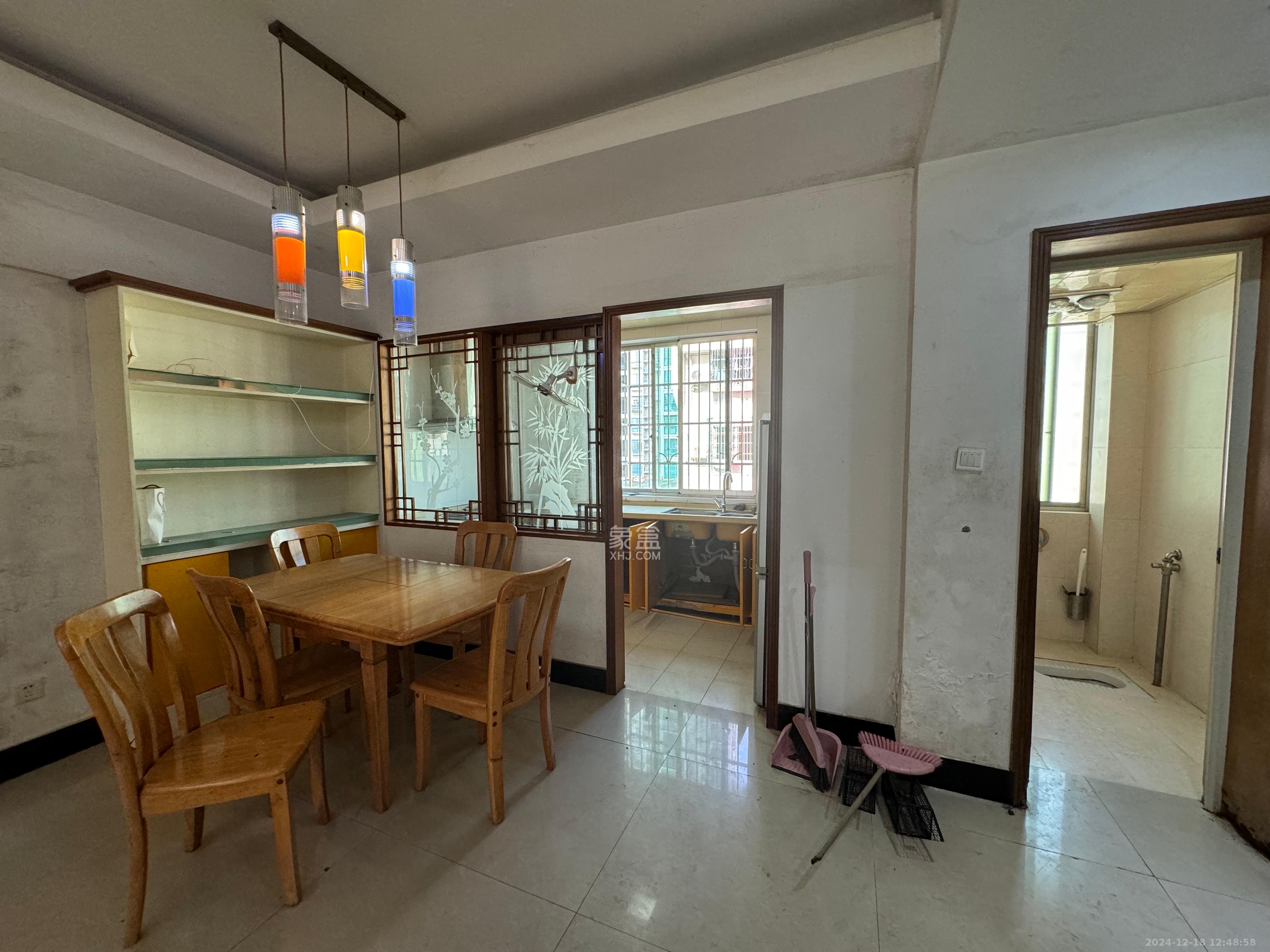 茶叶大市场“山水茗园” 3室2厅2卫 1300.0元/月 茶叶大市场“山水茗园” 3室2厅2卫 1300.0元/月室内图