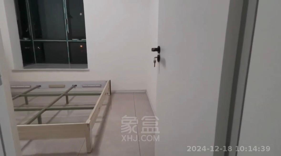 华晨神农湾 1室1厅1卫 2100.0元/月 华晨神农湾 1室1厅1卫 2100.0元/月室内图