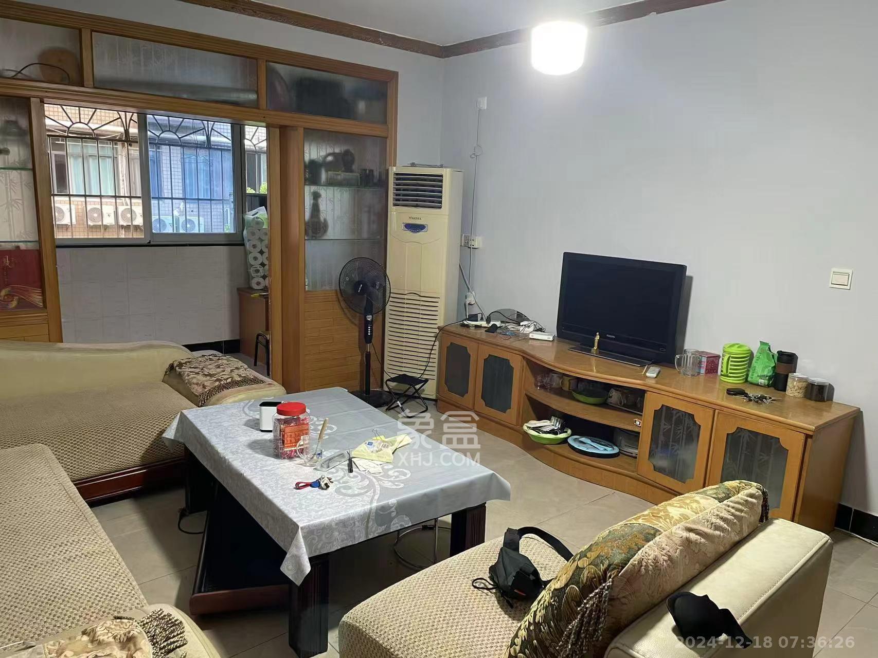 阳光花园 2室1厅1卫 1600.0元/月 阳光花园 2室1厅1卫 1600.0元/月室内图