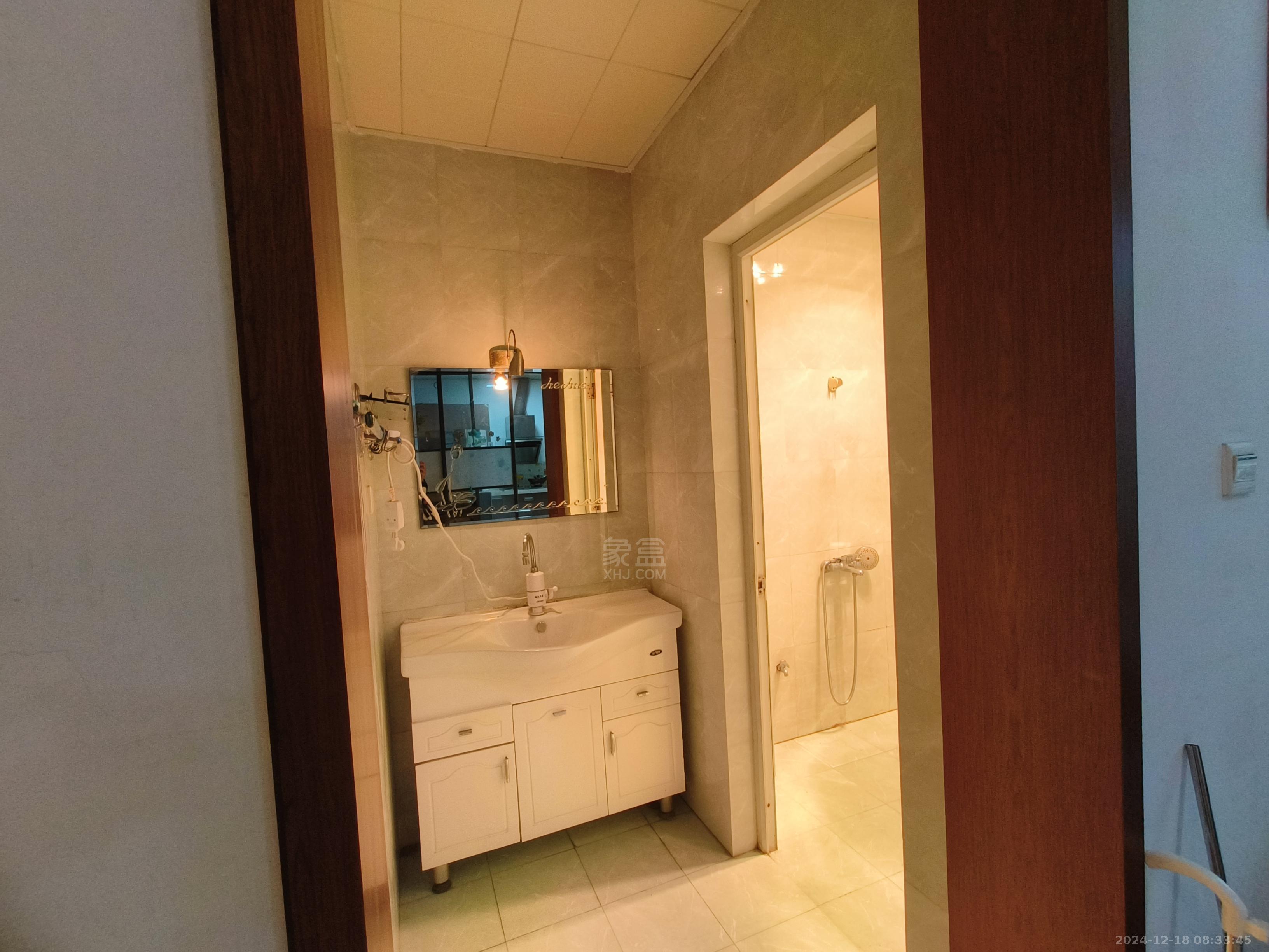 珠江丽园 4室2厅2卫 2000.0元/月 珠江丽园 4室2厅2卫 2000.0元/月室内图