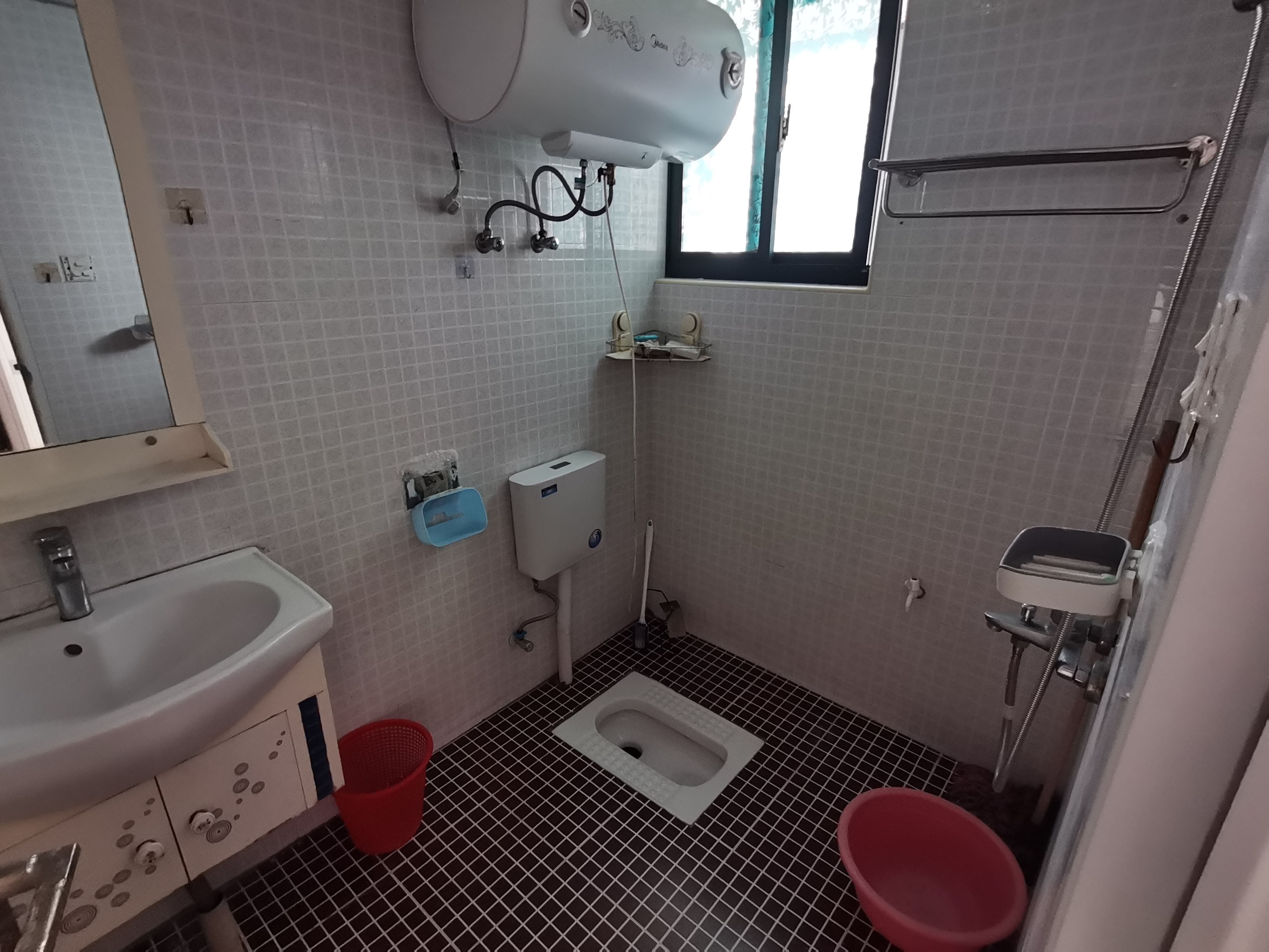 兰贵园 2室2厅1卫 1600.0元/月 兰贵园 2室2厅1卫 1600.0元/月室内图