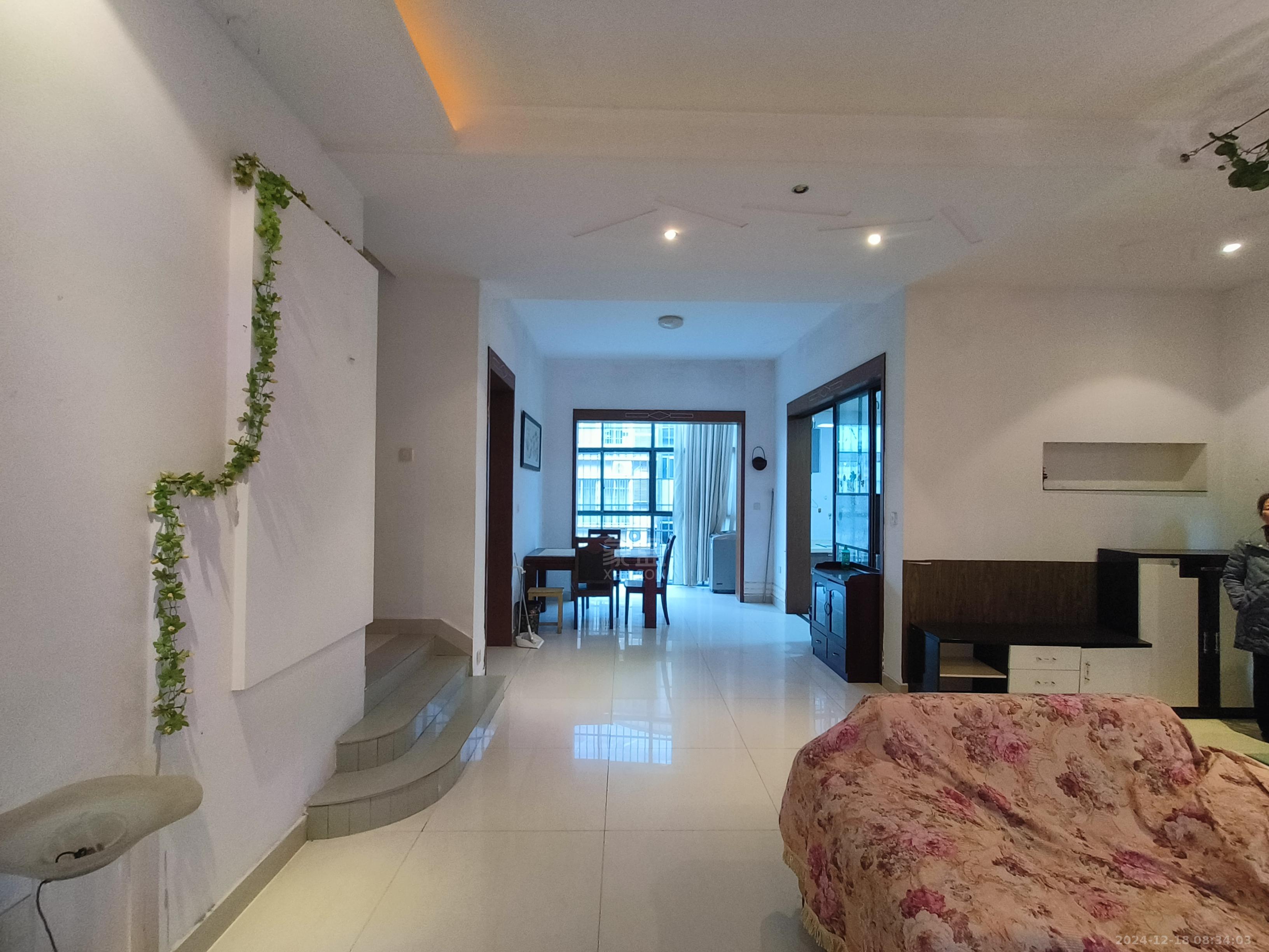 珠江丽园 4室2厅2卫 2000.0元/月 珠江丽园 4室2厅2卫 2000.0元/月室内图