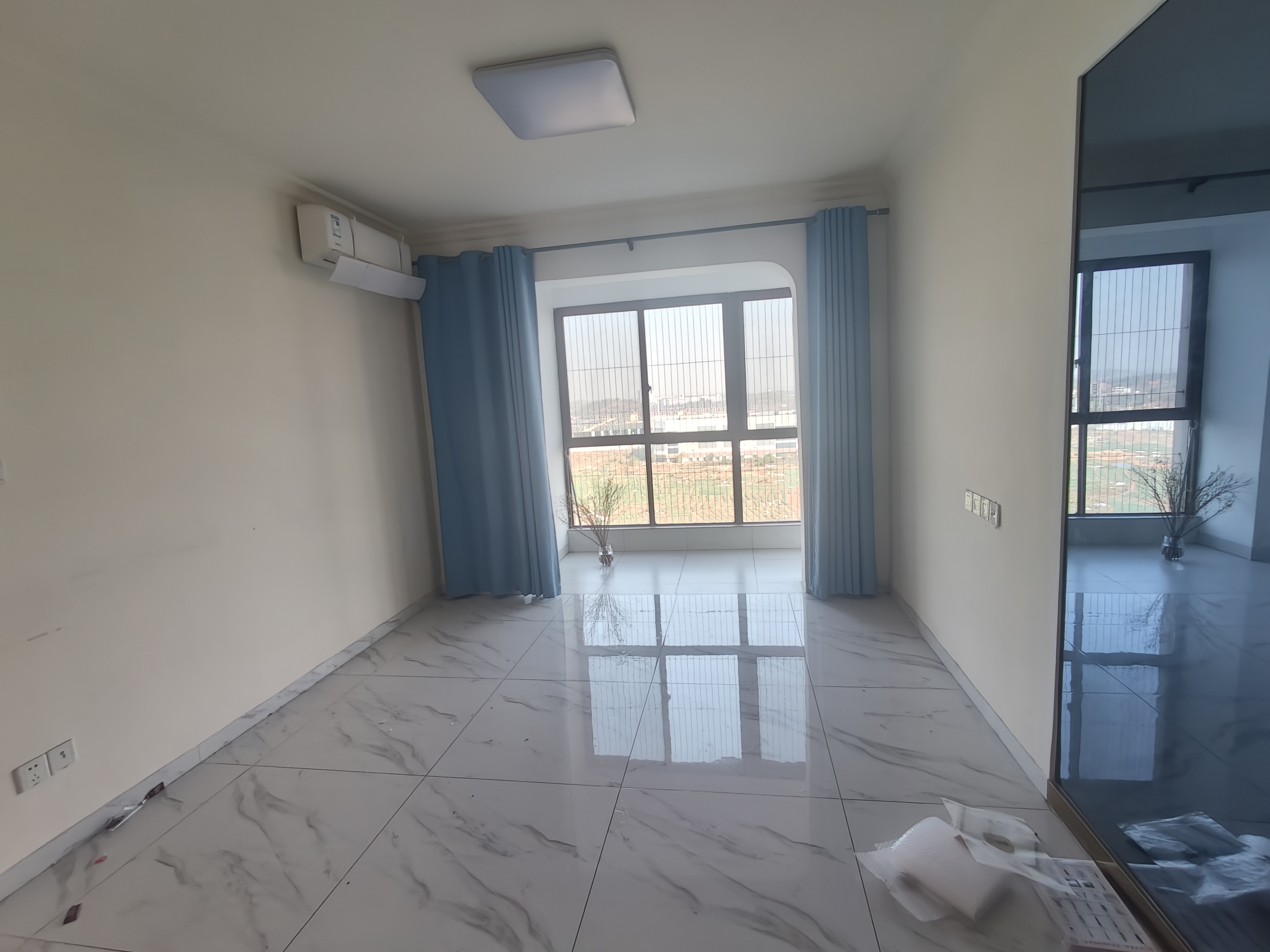 华耀碧桂园十里江湾誉峯 2室2厅1卫 1500.0元/月 华耀碧桂园十里江湾誉峯 2室2厅1卫 1500.0元/月室内图