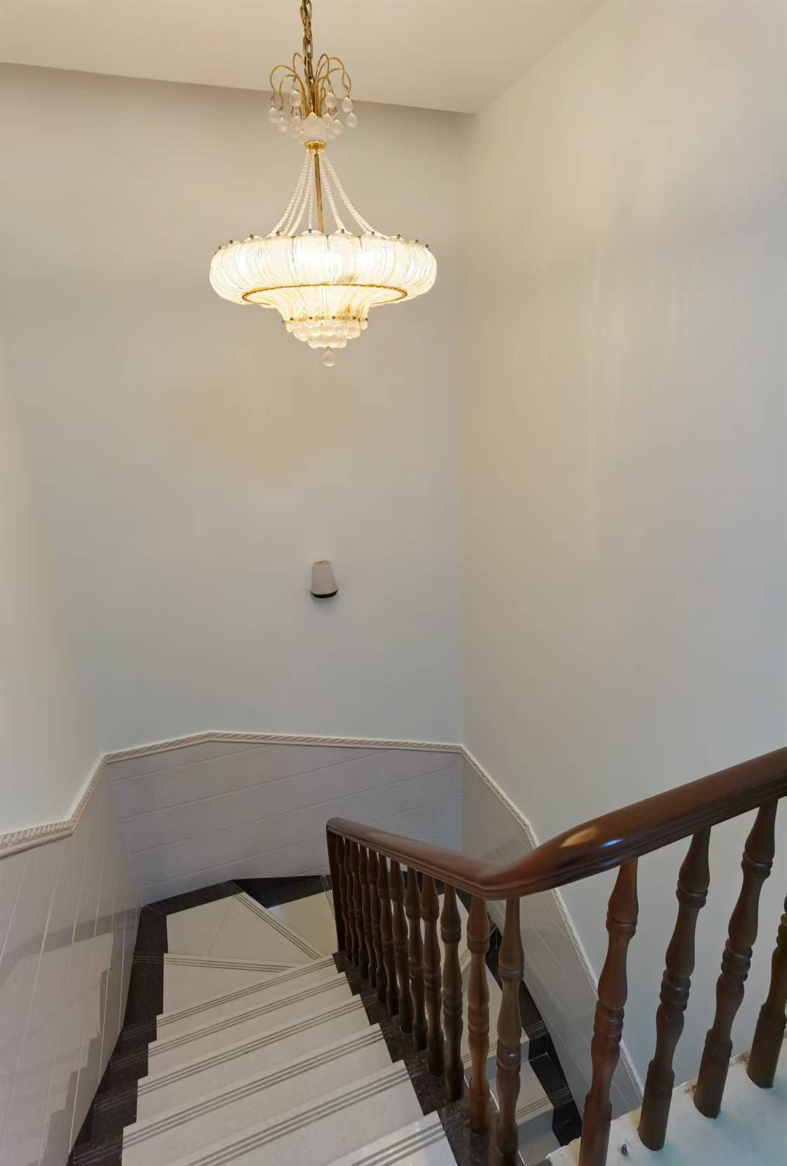 锦绣京江 6室2厅3卫 770.0万 锦绣京江 6室2厅3卫 770.0万客厅