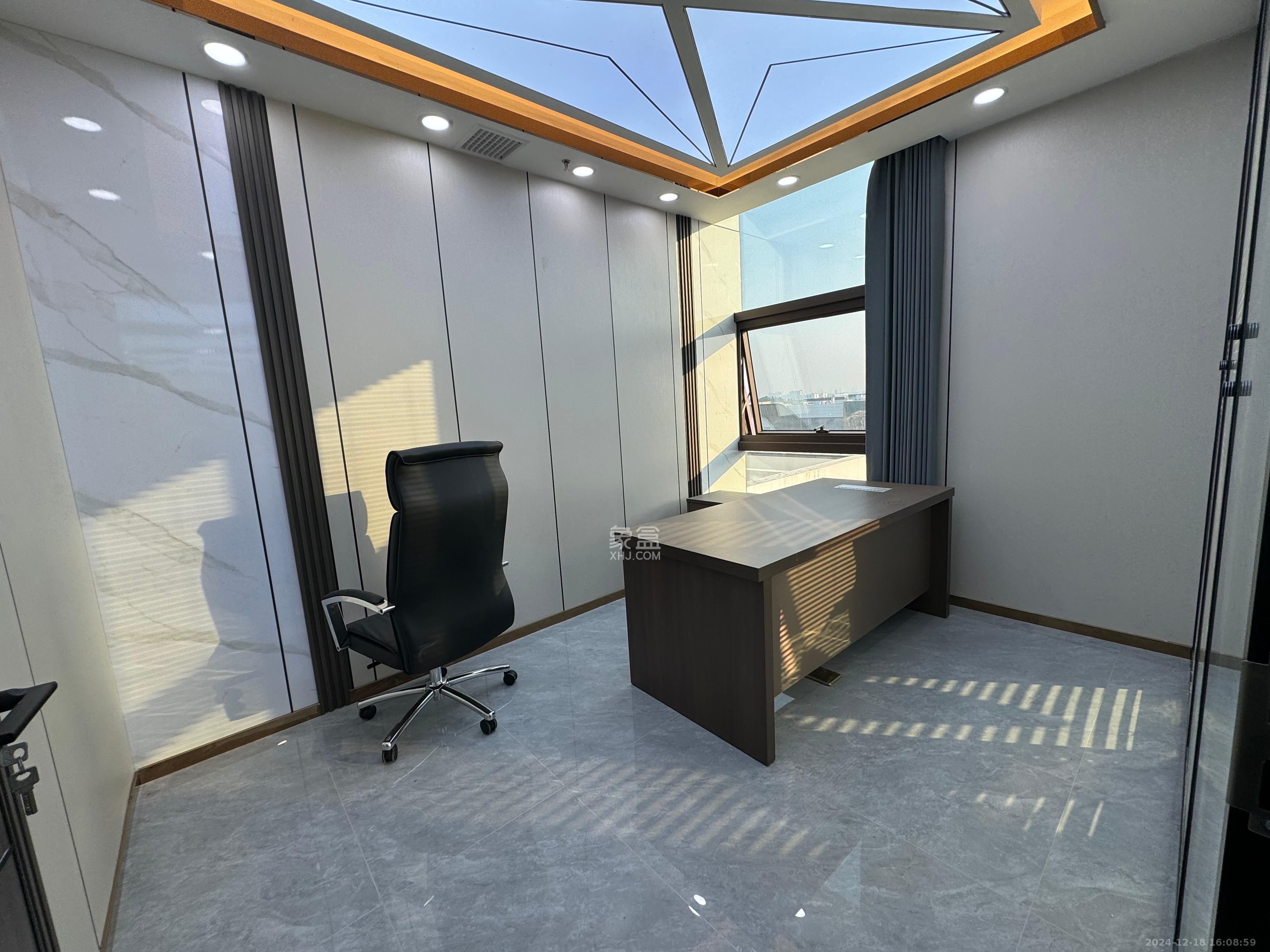 望新锦璨商业中心  1室1厅0卫    15380.0元/月 望新锦璨商业中心  1室1厅0卫    15380.0元/月室内图