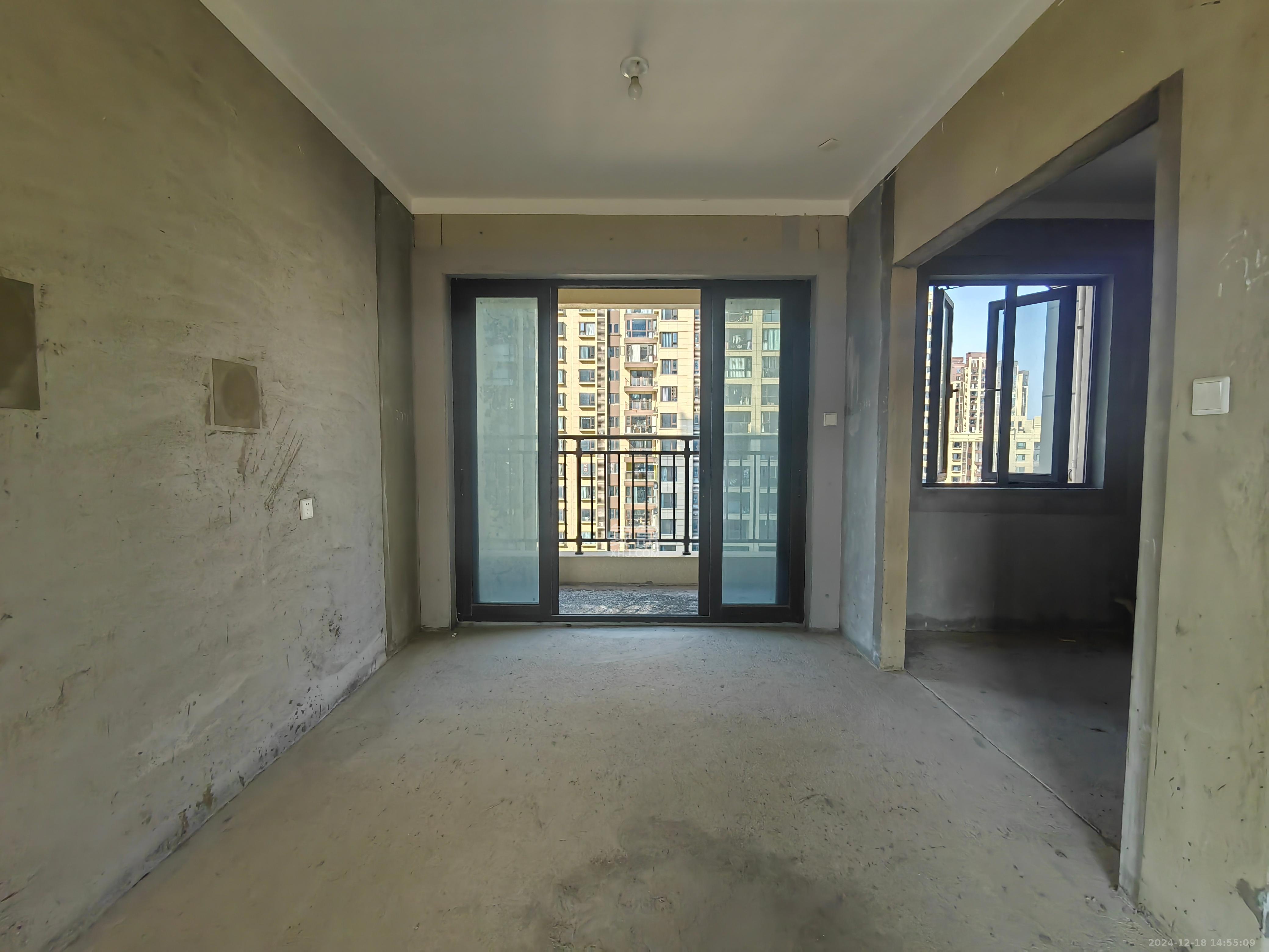 保利大都汇一期、二期 4室2厅2卫 1600.0元/月 保利大都汇一期、二期 4室2厅2卫 1600.0元/月室内图