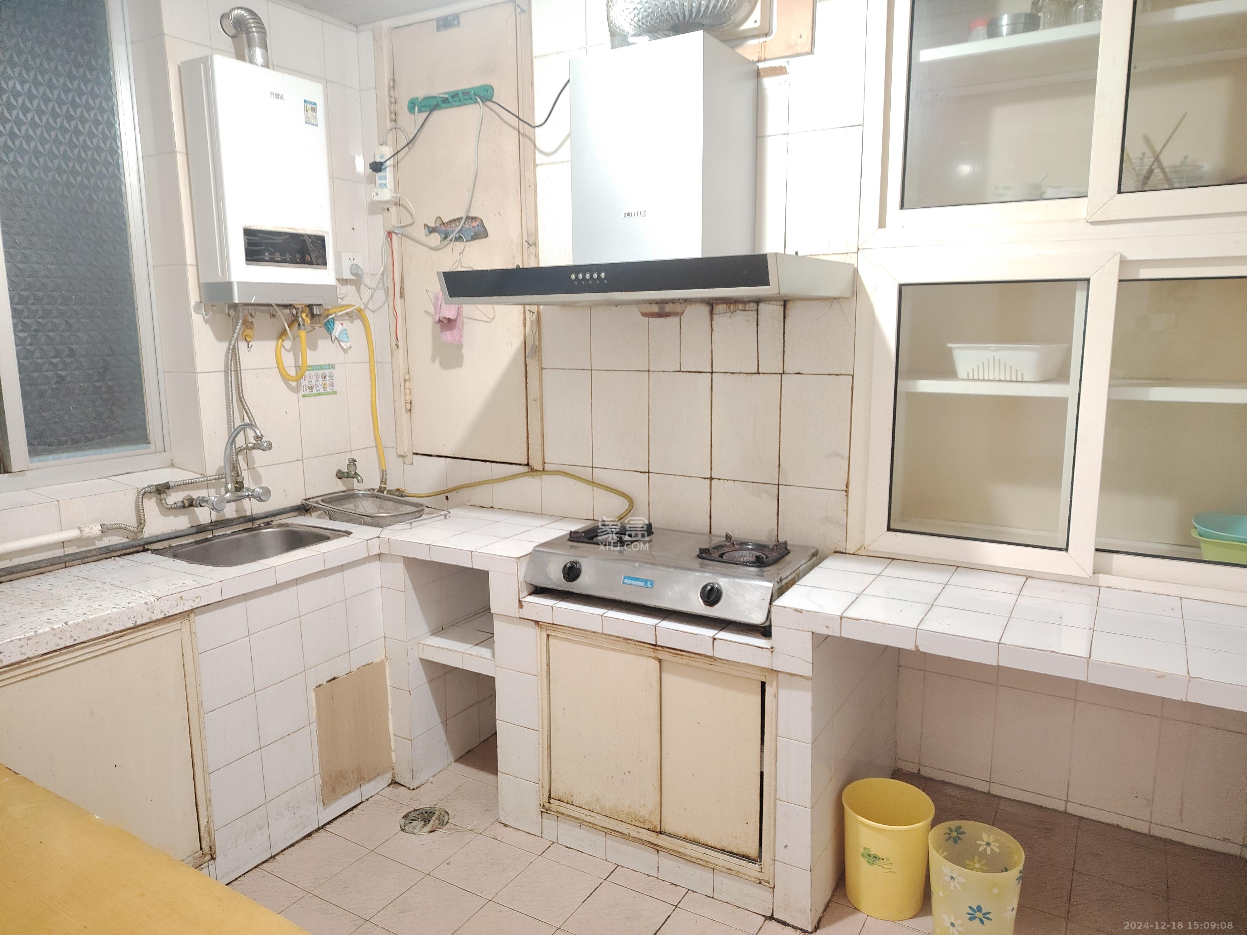 交通厅宿舍  3室2厅2卫   3800.00元/月室内图