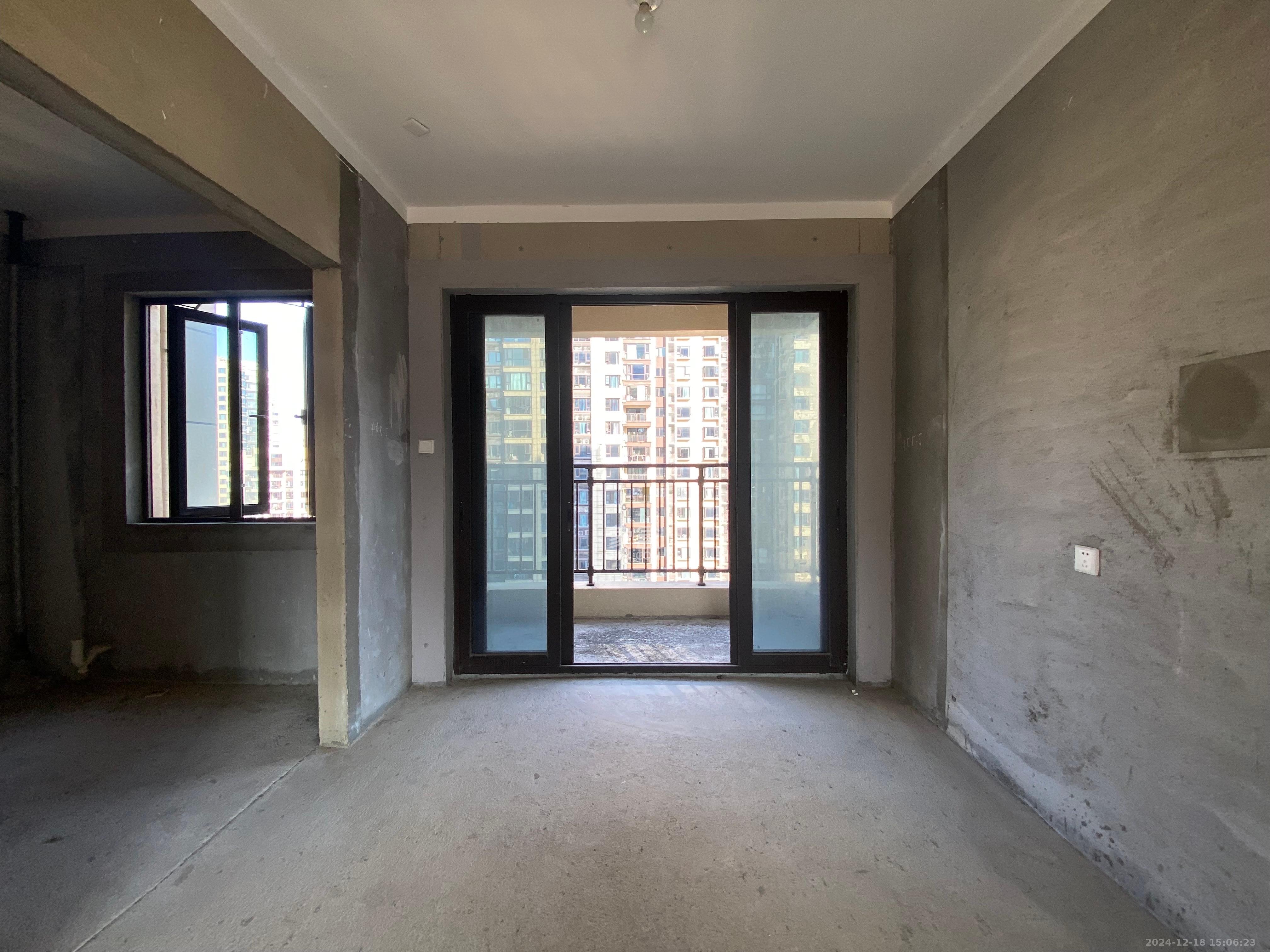 保利大都汇一期、二期 4室2厅2卫 1500.0元/月 保利大都汇一期、二期 4室2厅2卫 1500.0元/月室内图