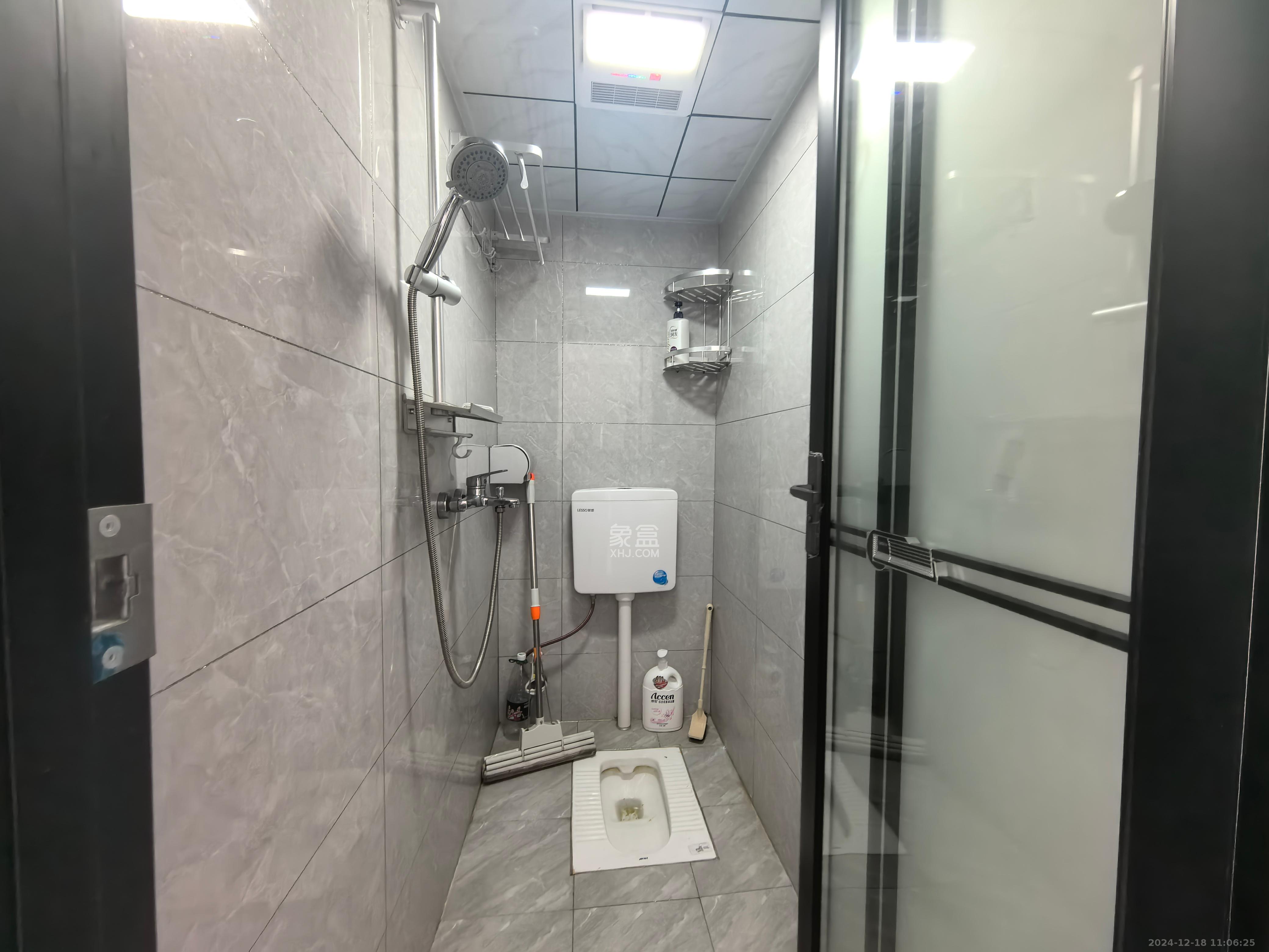 星城新宇川河苑 1室1厅1卫 1300.0元/月 星城新宇川河苑 1室1厅1卫 1300.0元/月室内图