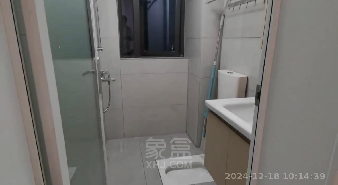 华晨神农湾 1室1厅1卫 2100.0元/月 华晨神农湾 1室1厅1卫 2100.0元/月室内图